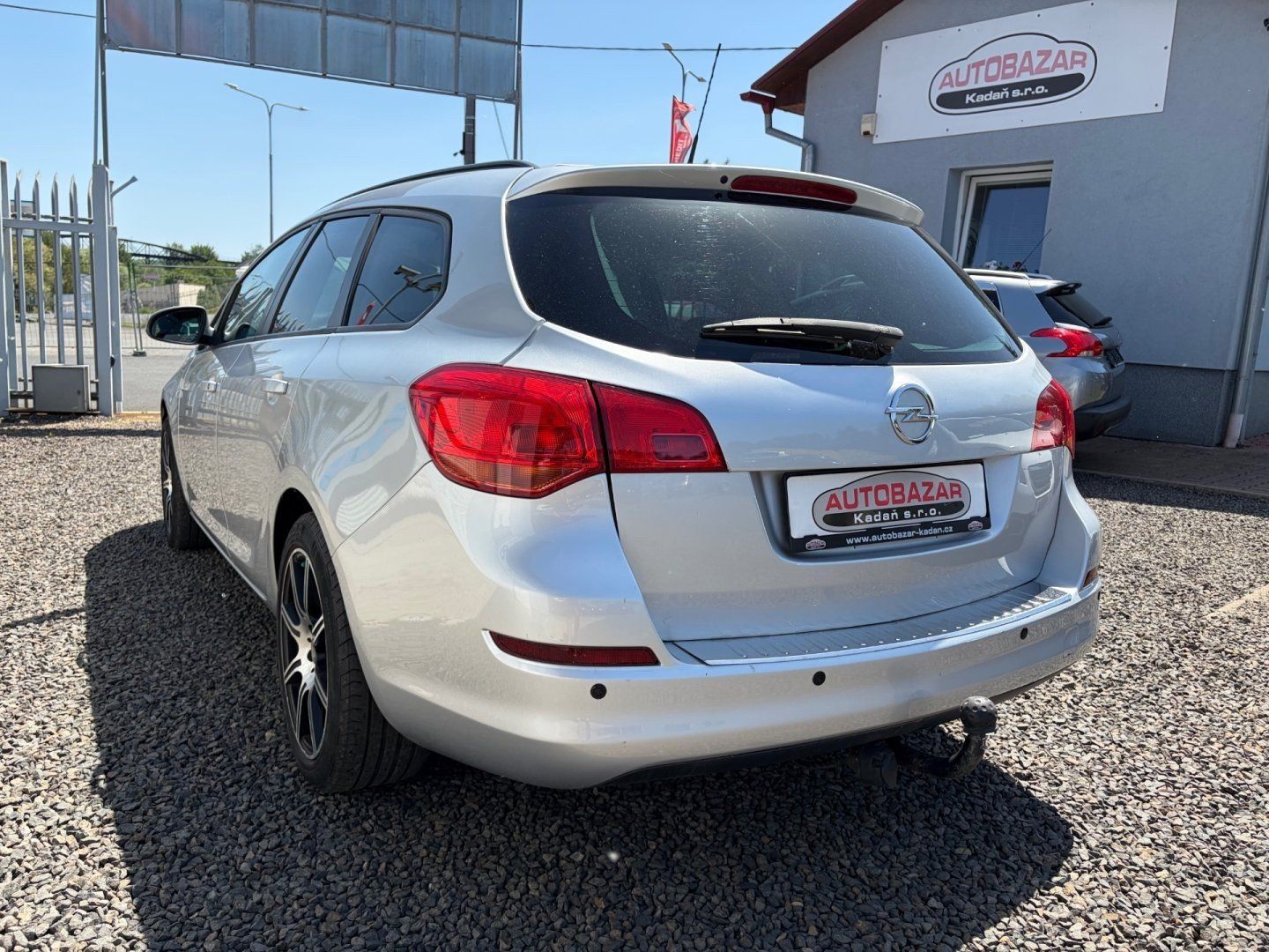 Opel Astra, J KOMBI 1,6 85kW, SERVISKA - fotka 3