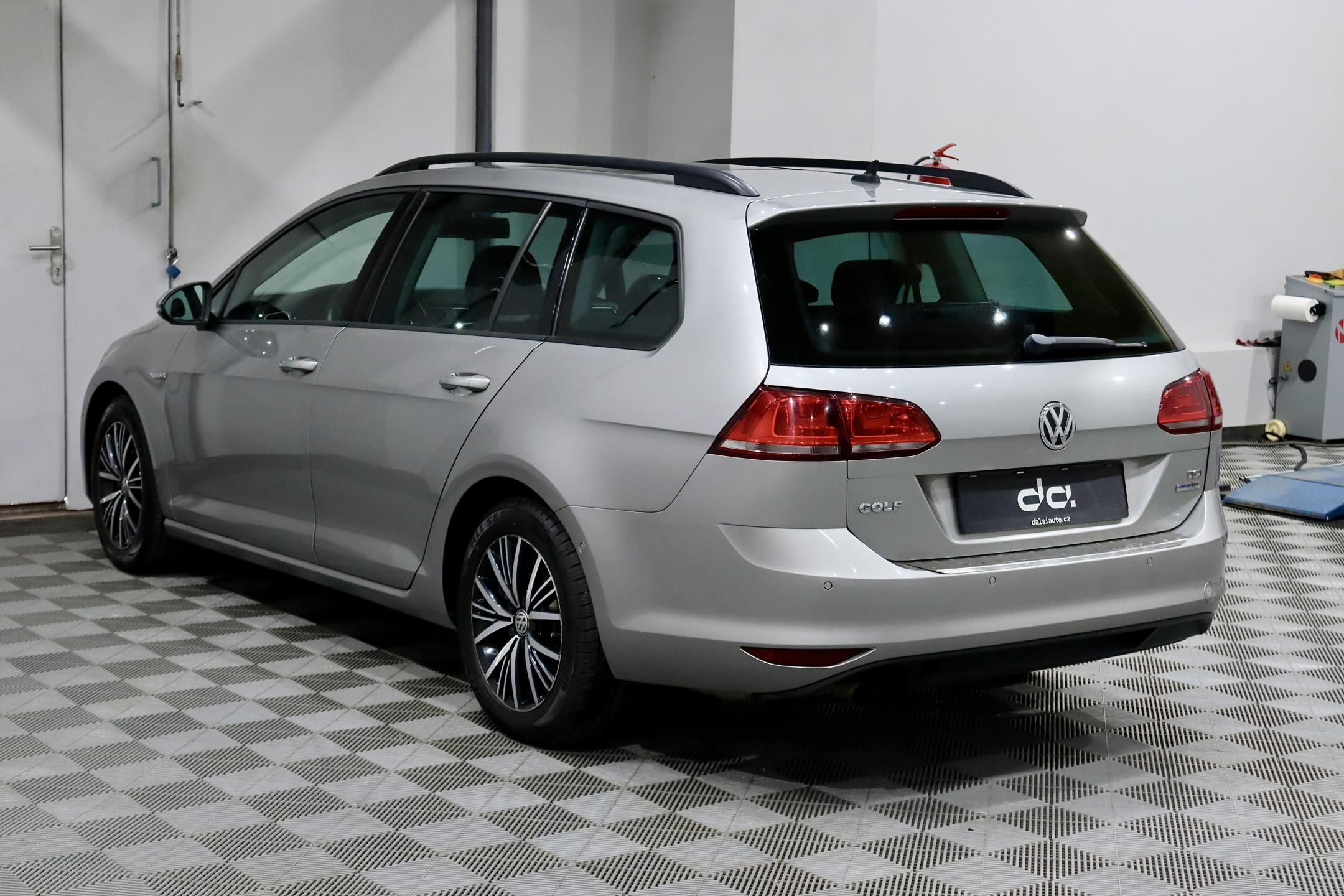 Volkswagen Golf, 7 Variant 1.4 TSI 90 kW - fotka 5