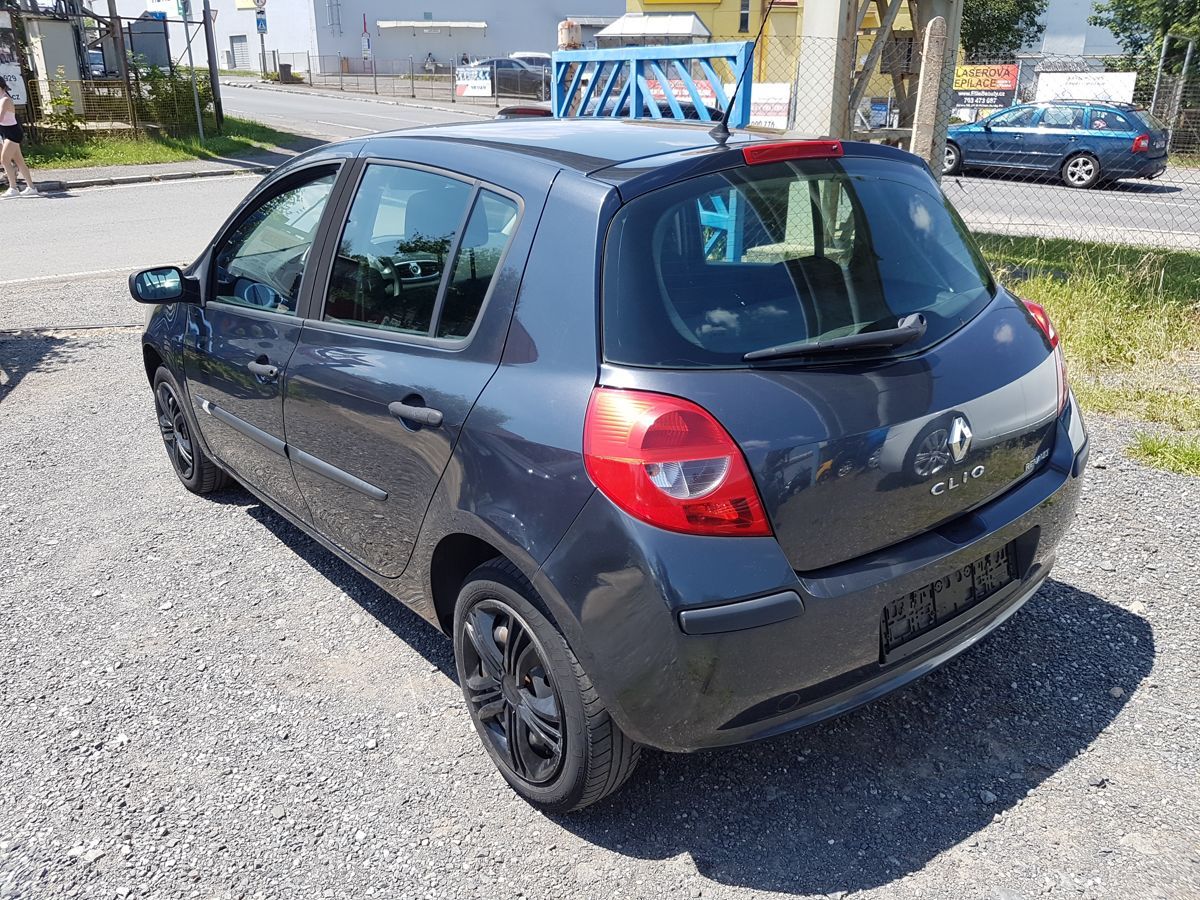Renault Clio, 1.2i 55KW KLIMA - fotka 4
