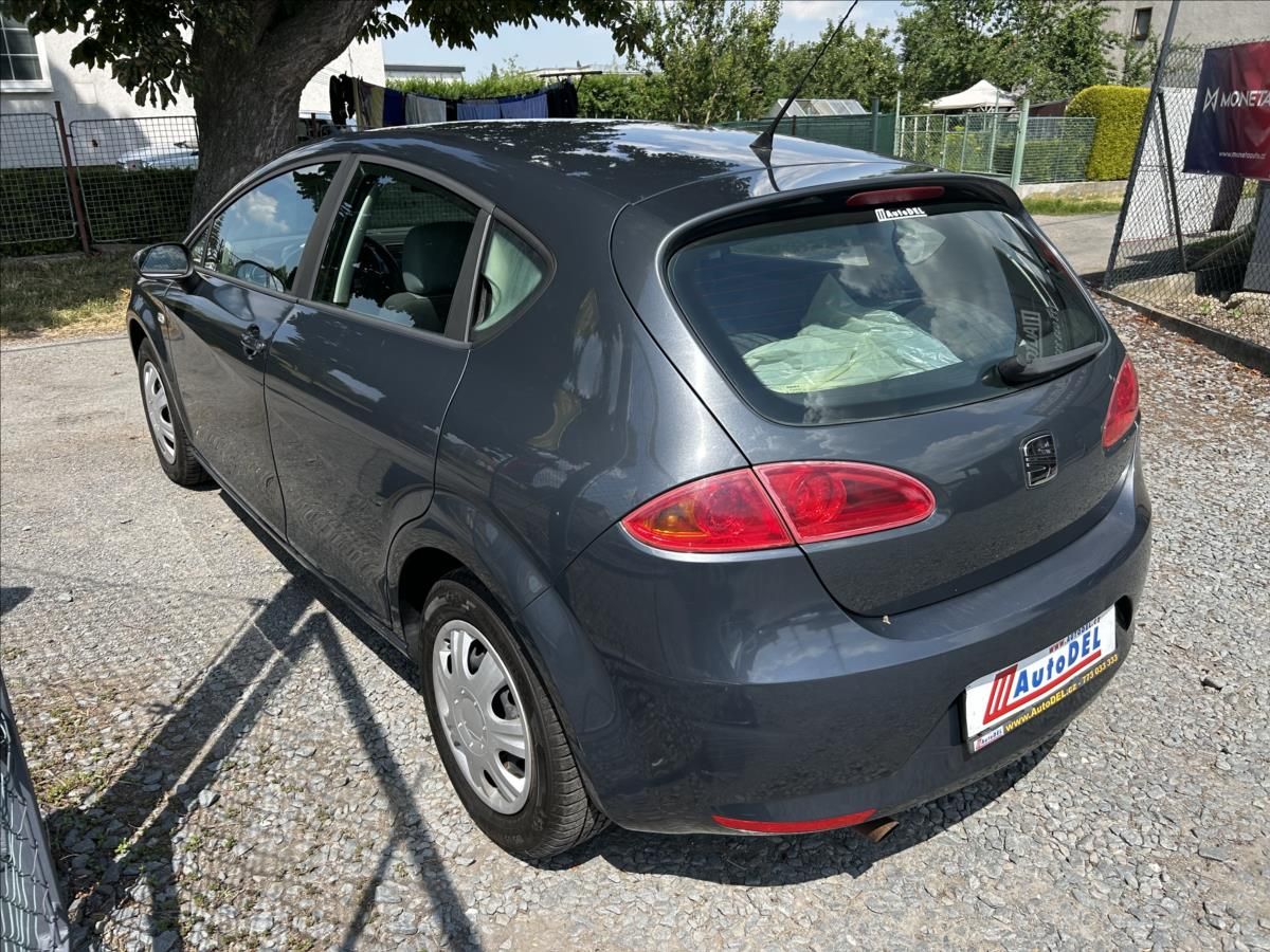 Seat Leon, 1,6 MPi  Serviska,Klima,8xPneu - fotka 4