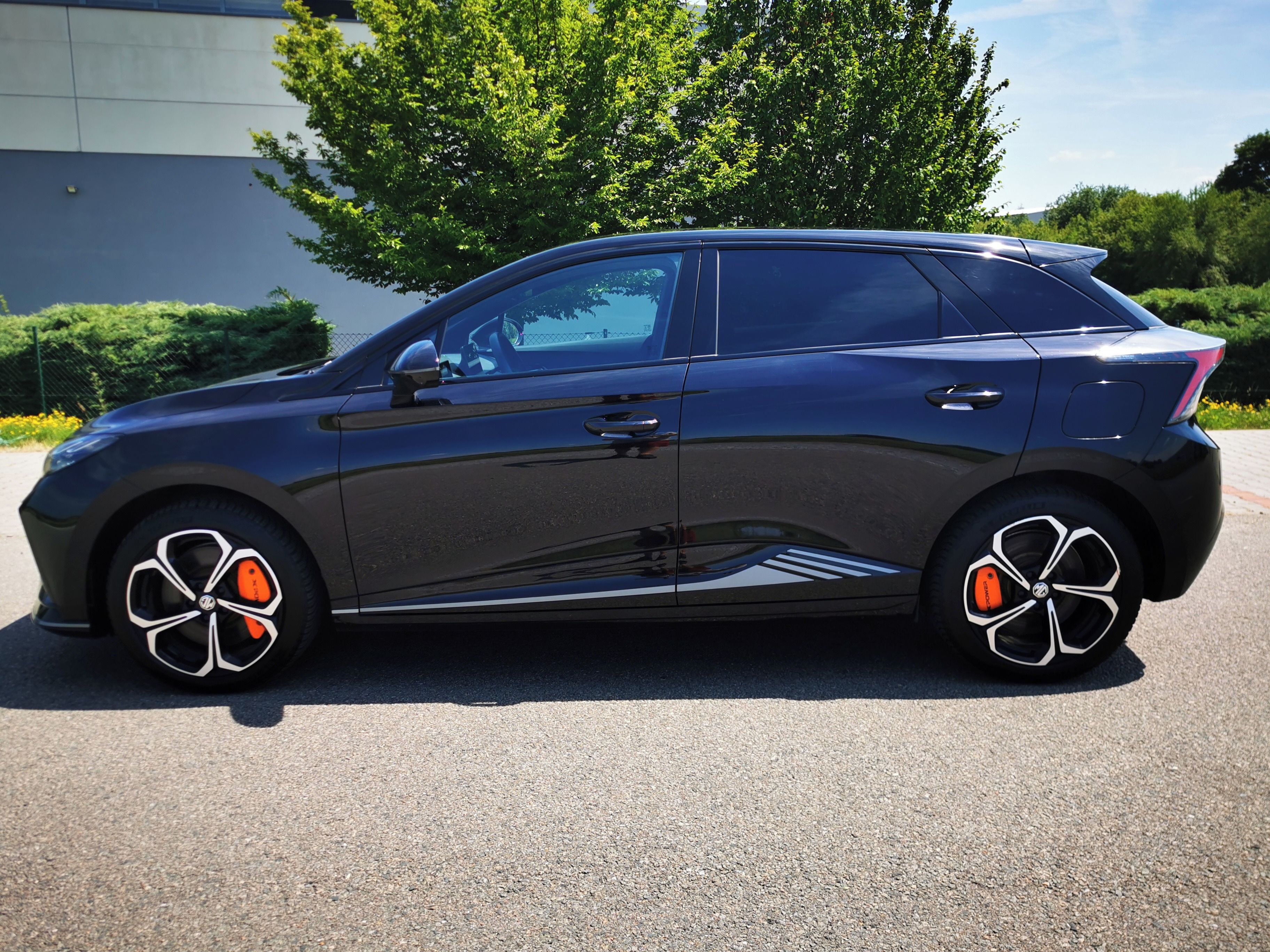 MG MG4, X- POWER 320kw Super Stav - fotka 3