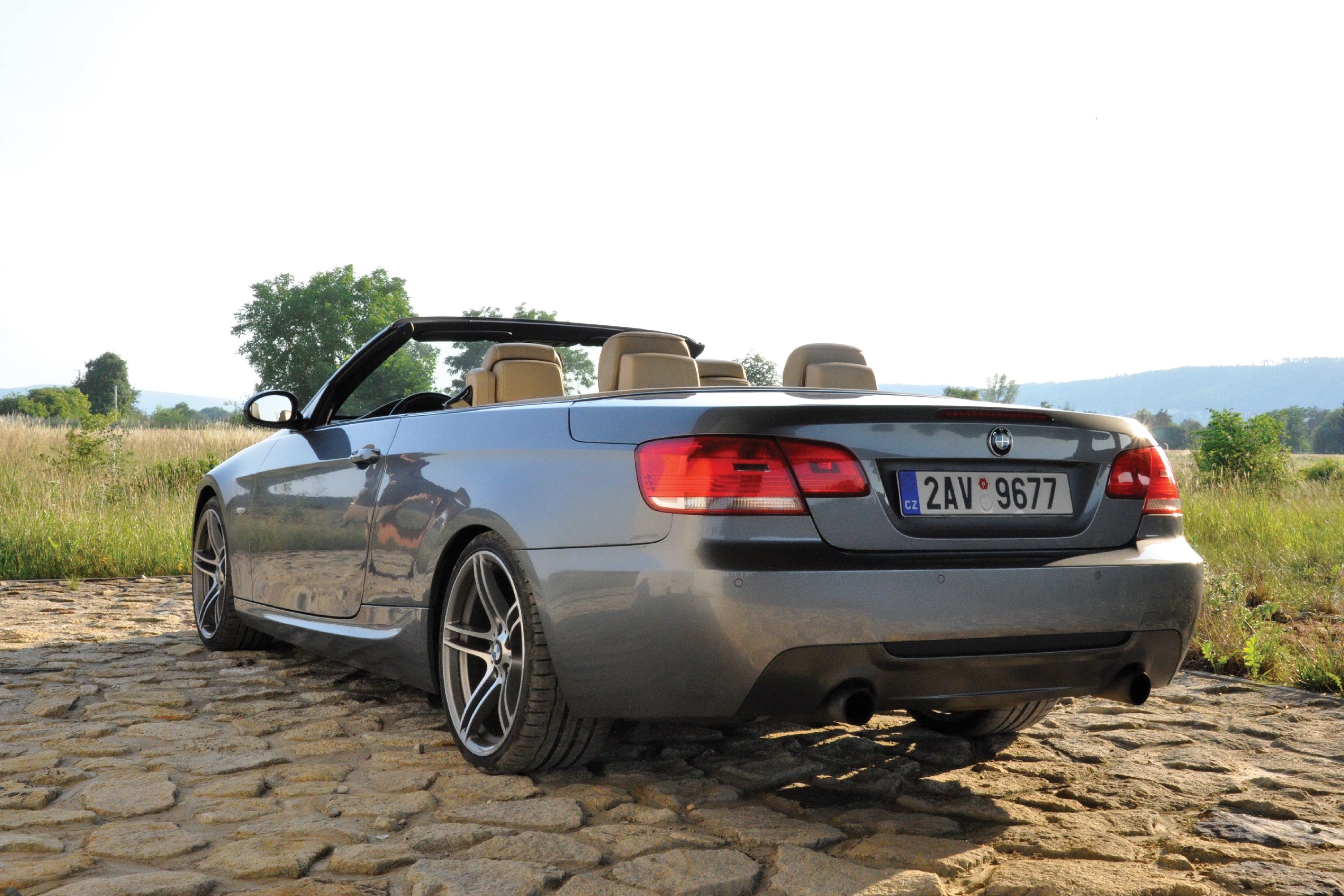 BMW Řada 3, BMW 335i E93 | DCT | M Paket - fotka 3