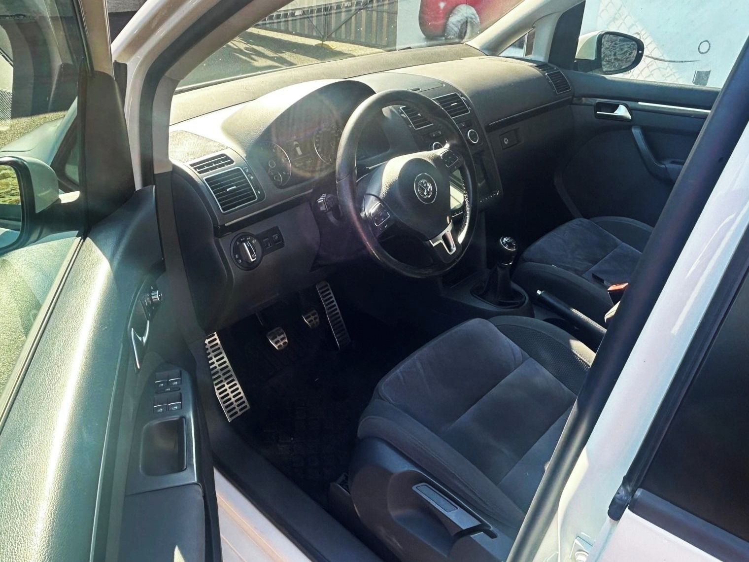 Volkswagen Touran, 2.0 TDI 103 kW - fotka 4
