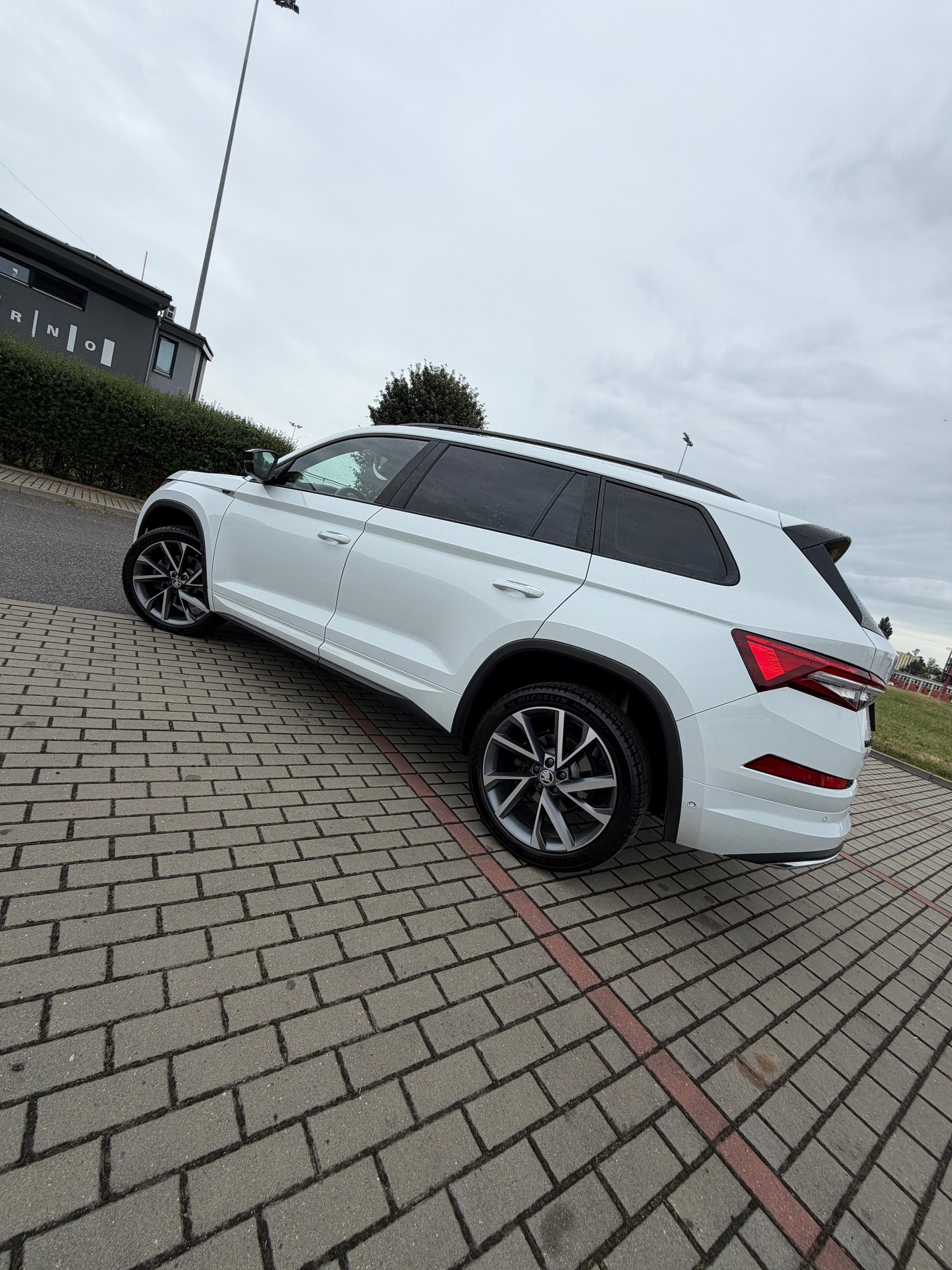 Škoda Kodiaq, 2.0tdi Sportline 4x4 - fotka 4