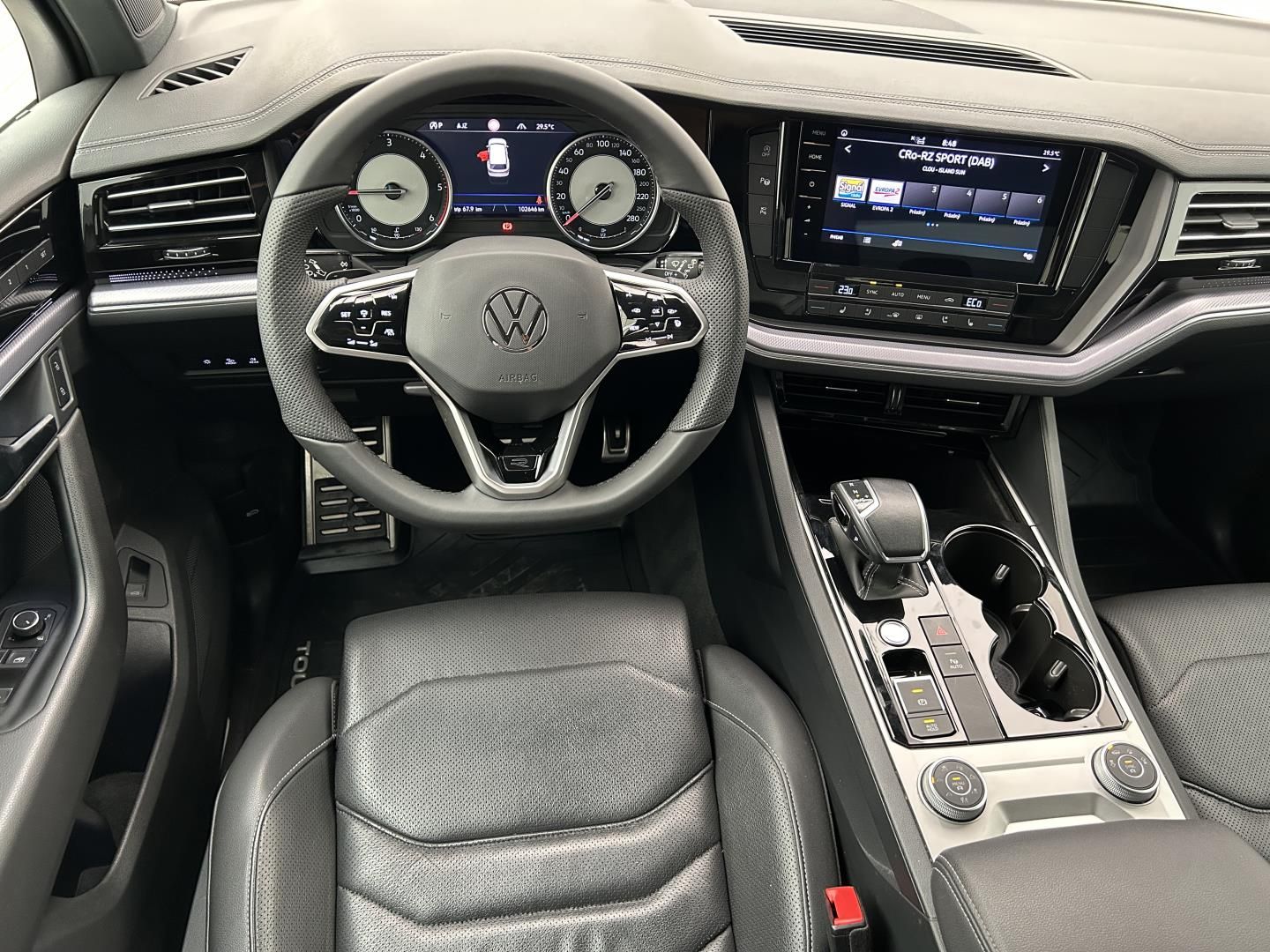 Volkswagen Touareg, 3.0TDi 210kW 4x4  R-Line - fotka 5