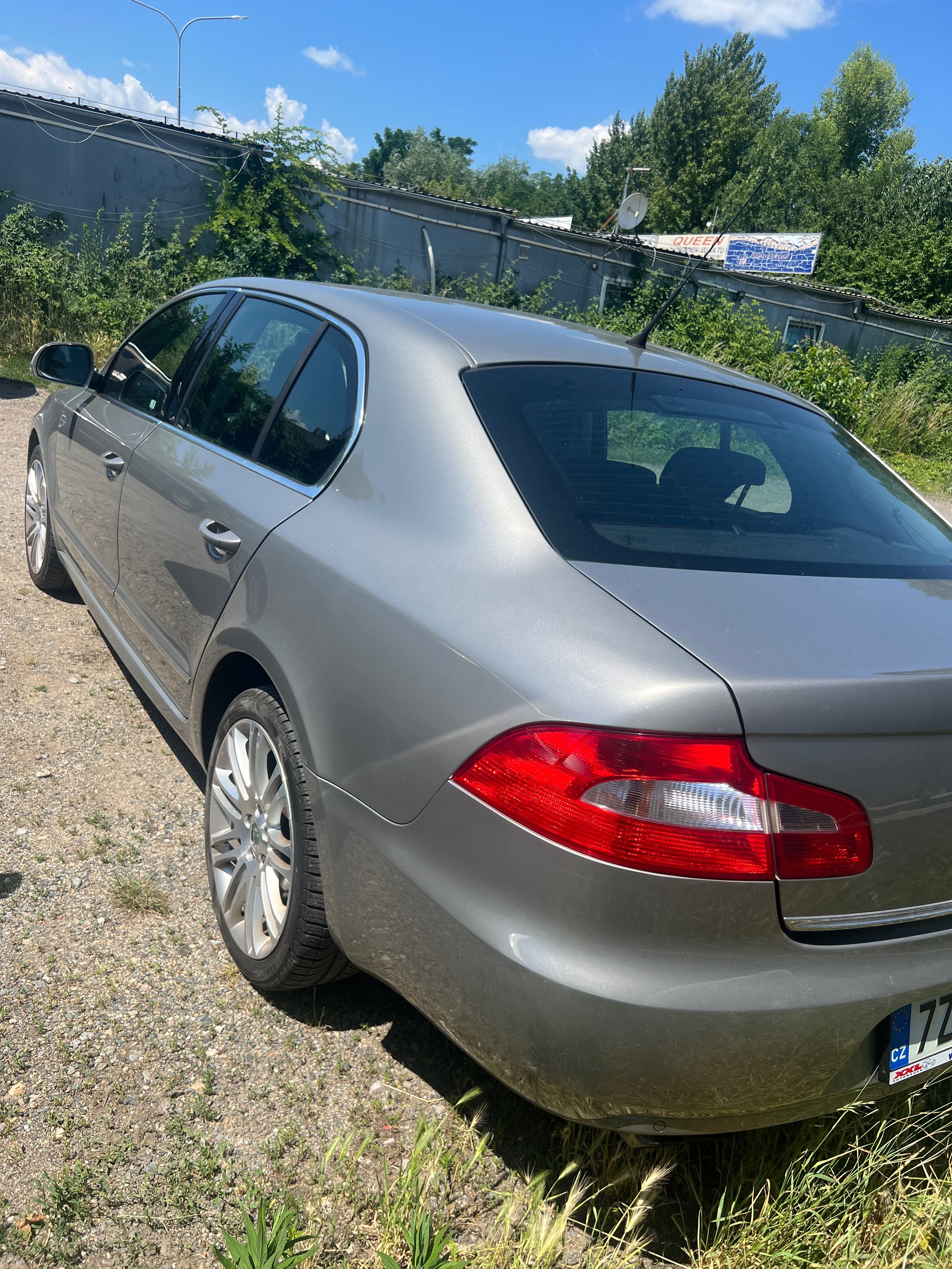 Škoda Superb, Superb TSI, 190 000 km, manuál - fotka 5