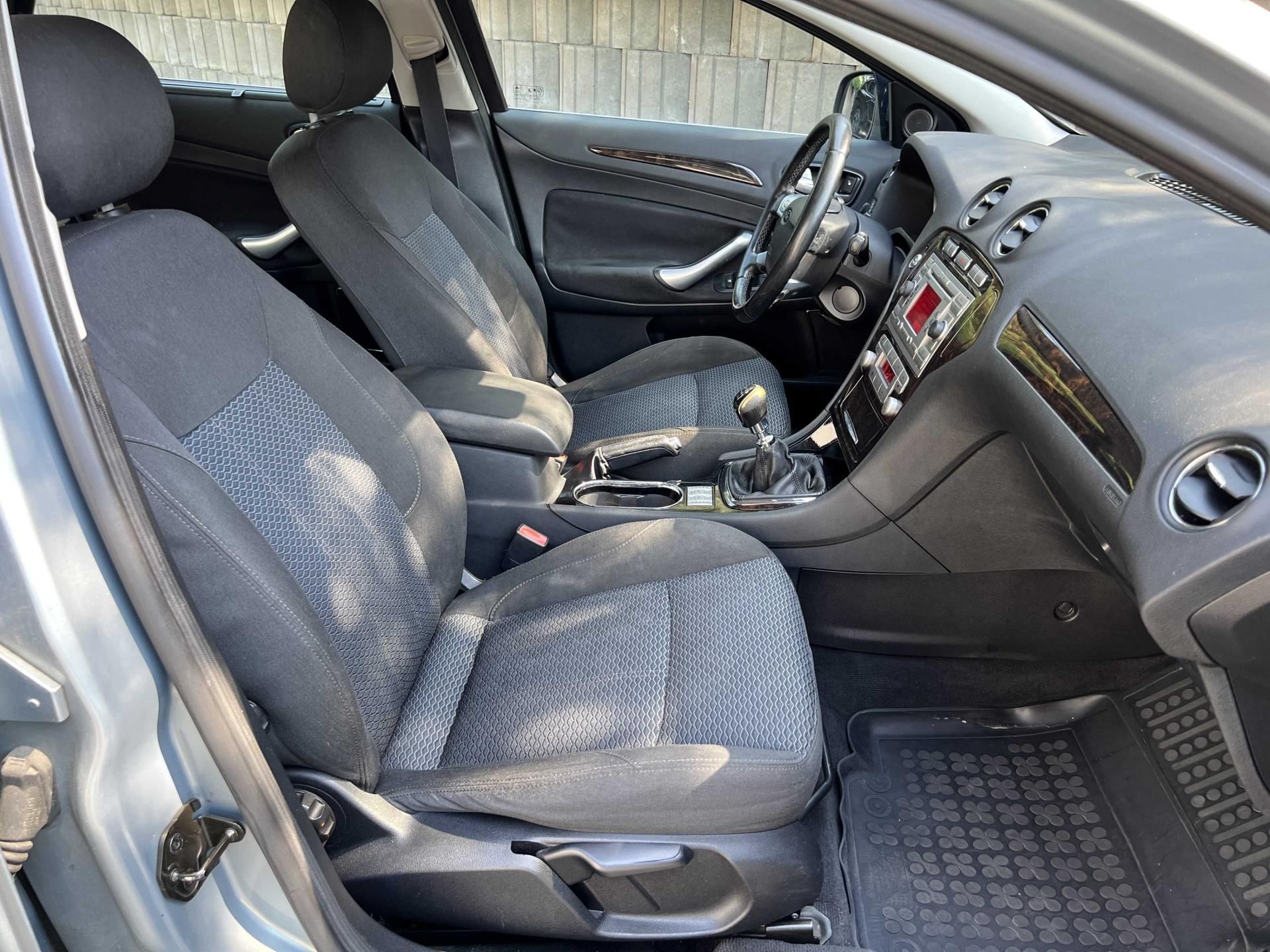 Ford Mondeo, 2.0 TDCi 96 kW PRAV. SERVIS - fotka 6