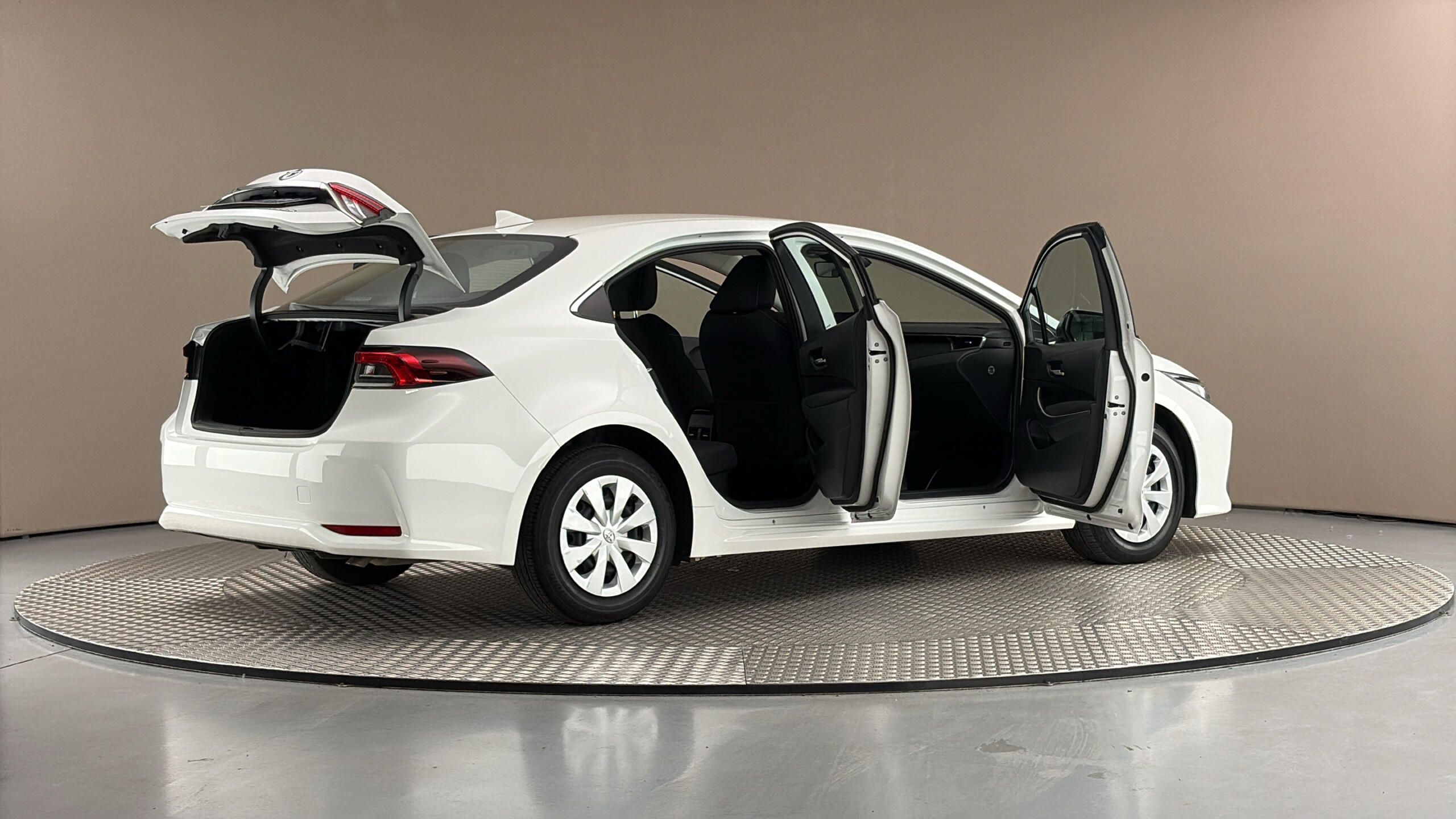Toyota Corolla, 1.8 Hybrid AUT Active Sedan - fotka 6