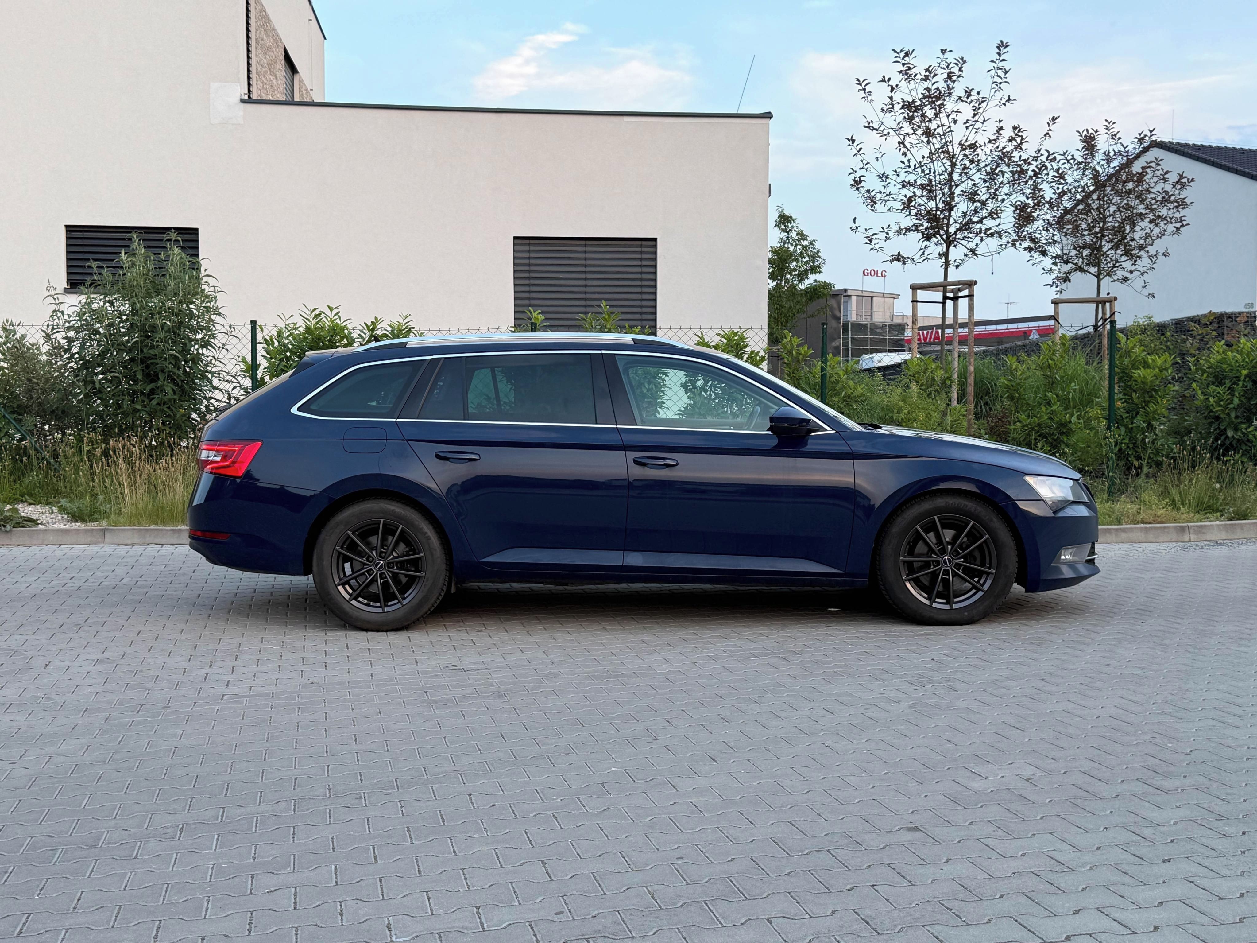 Škoda Superb, 2.0TDI 110kw DSG - fotka 4