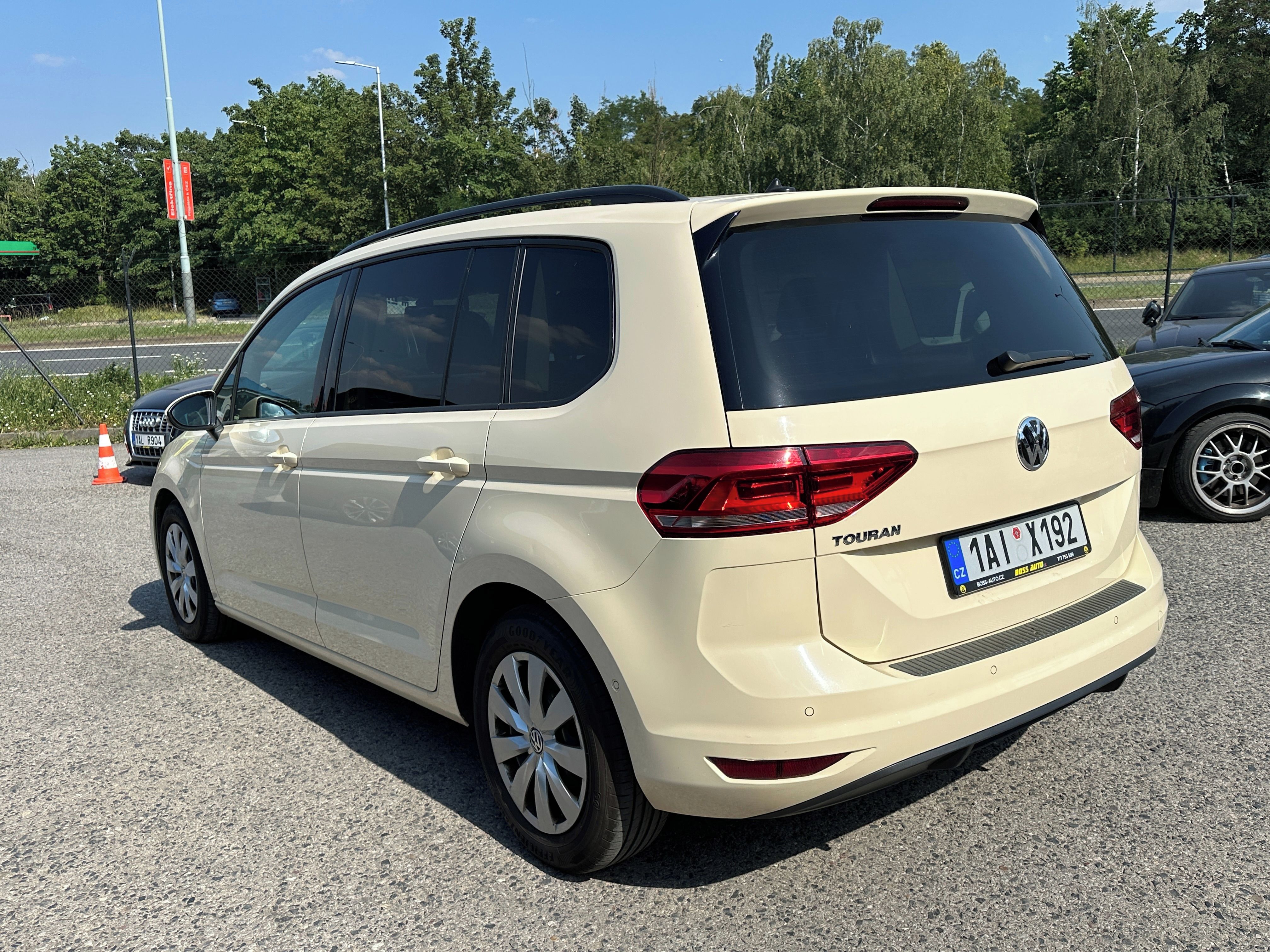 Volkswagen Touran, Volkswagen Touran 2020 - fotka 6