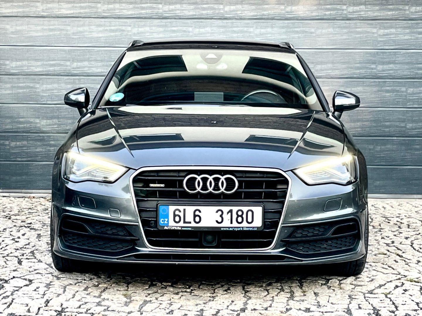 Audi A3, 2.0 TDi 4x4 S-line DSG B&O - fotka 4