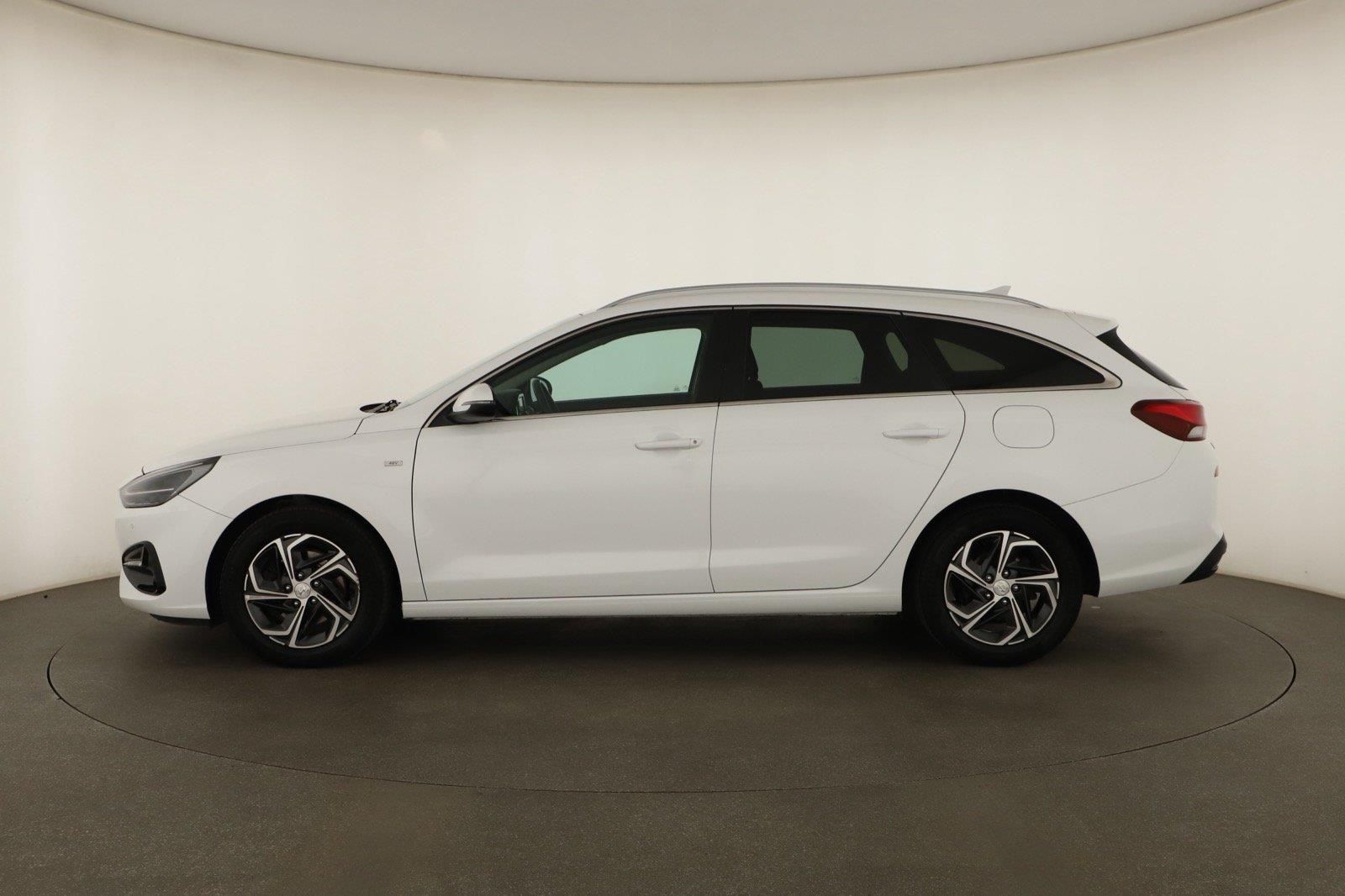 Hyundai i30, 1.5 T-GDI MHEV, Family Smart - fotka 3