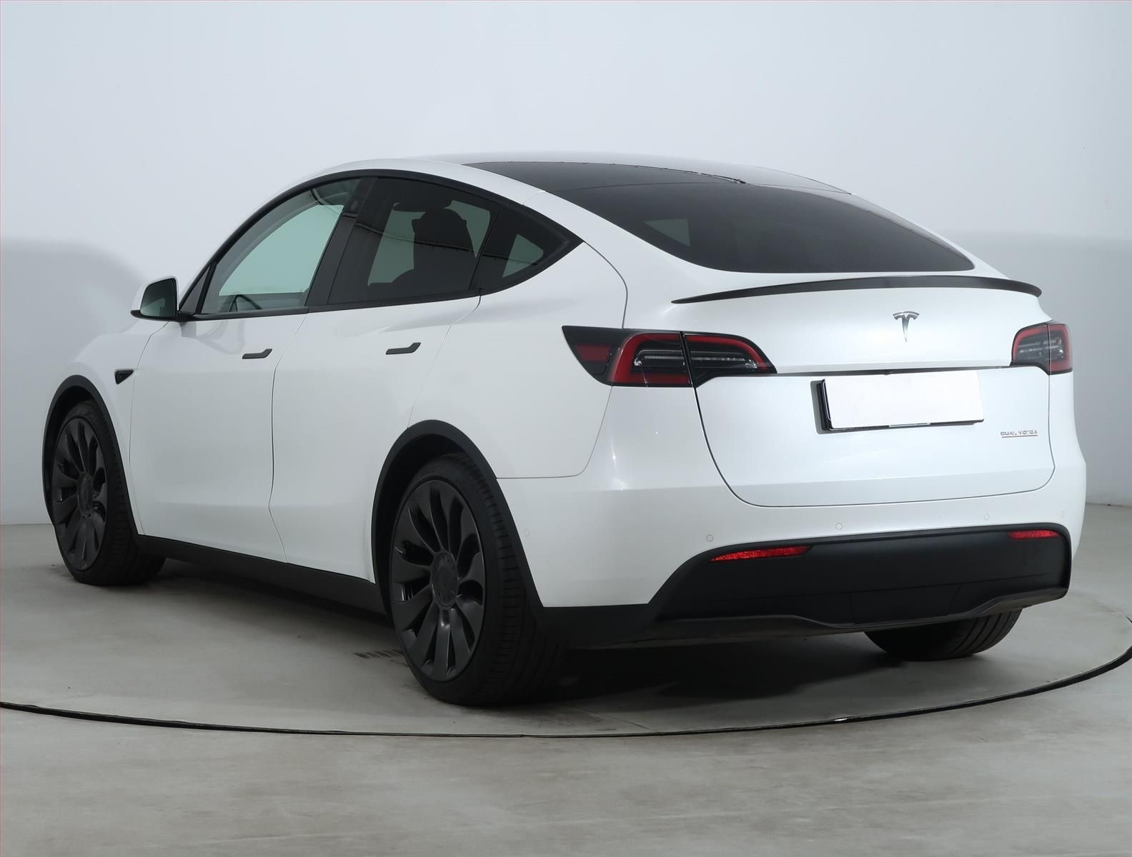 Tesla Model Y, Performance 79kWh, SoH 92% - fotka 4