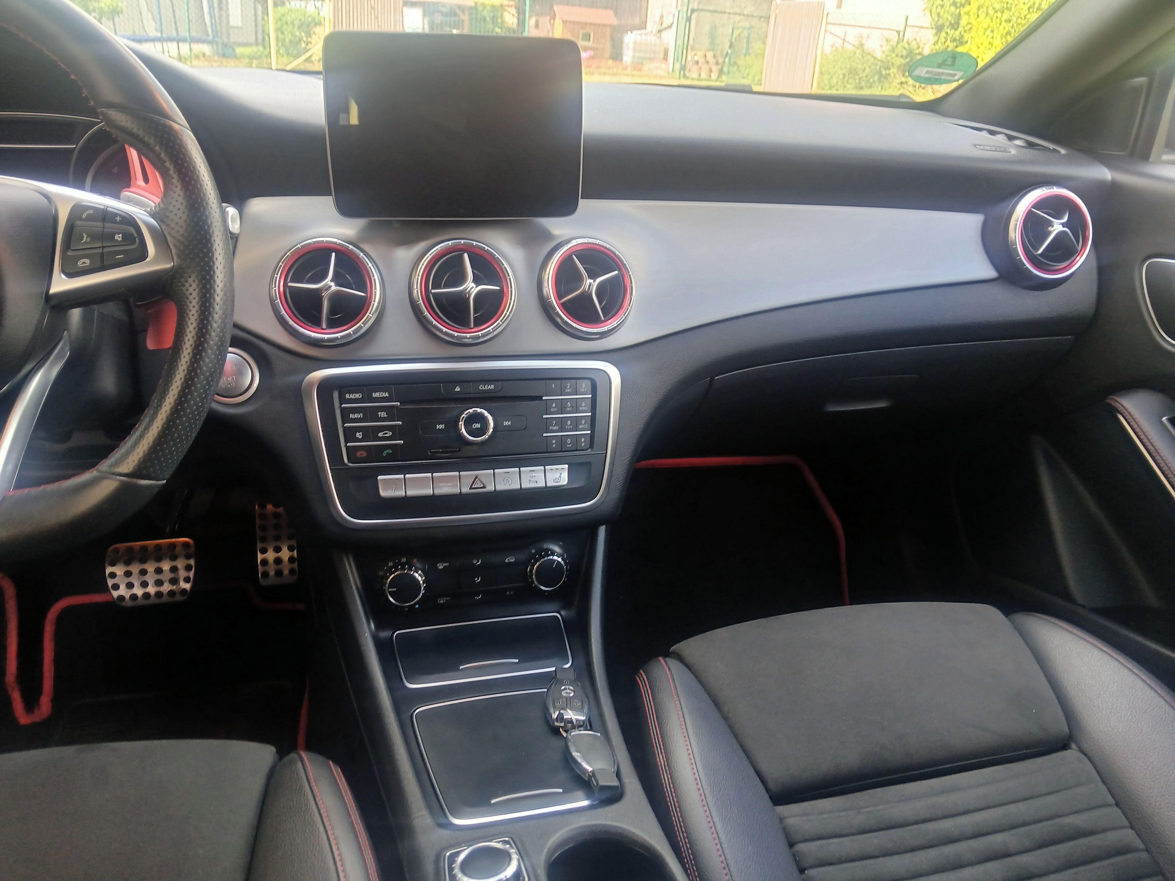 Mercedes-Benz CLA, 180 Shooting Brake AMG - fotka 5
