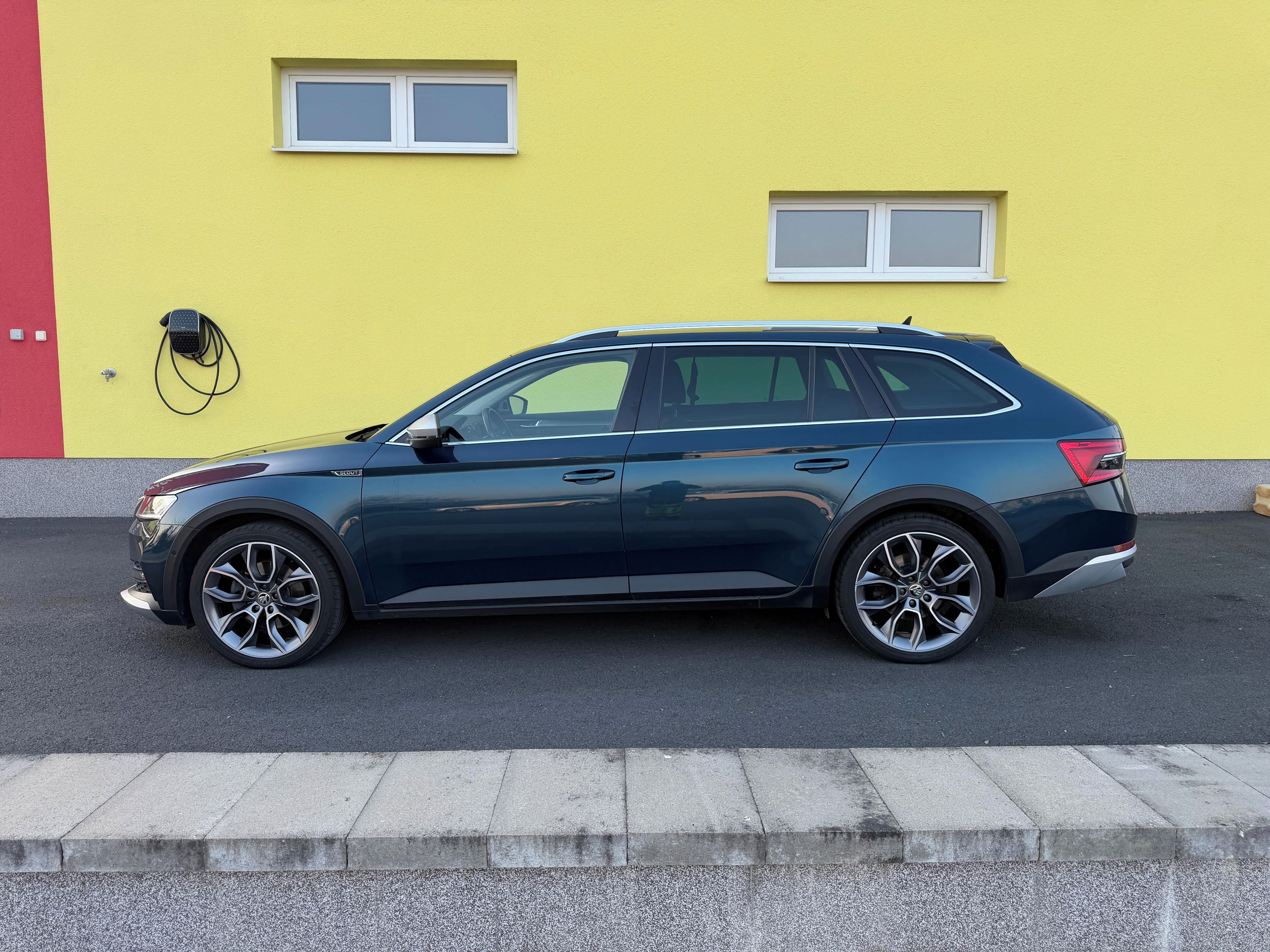 Škoda Superb, SCOUT, 4x4 - fotka 2