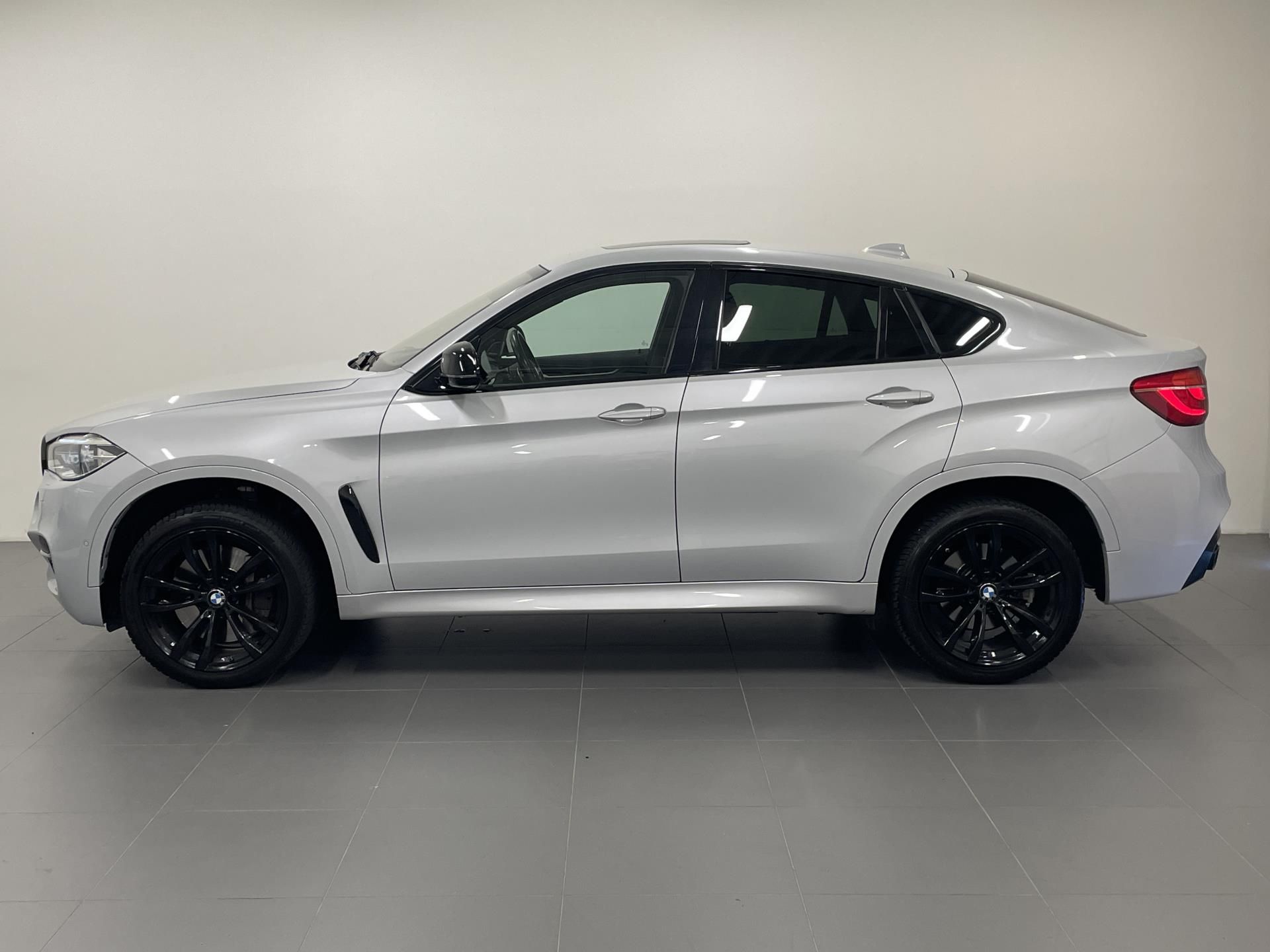 BMW X6, X6 M50d xDrive, B&O - fotka 3