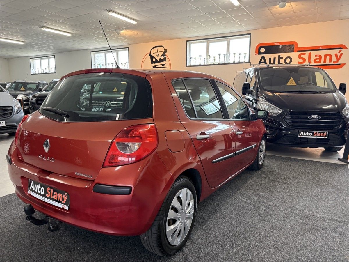 Renault Clio, 1,6 16V klima,nová STK,2x kola - fotka 6