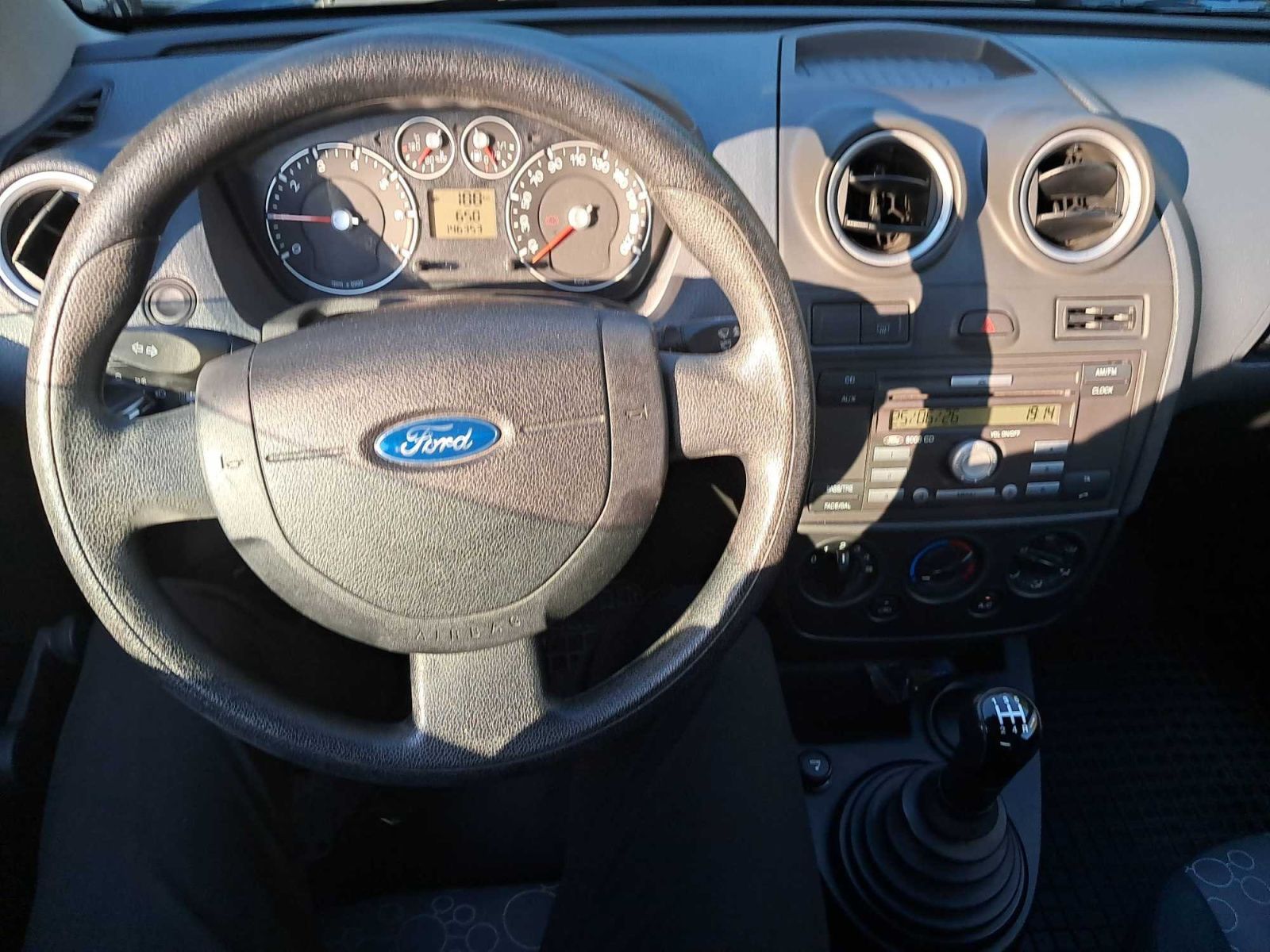 Ford Fiesta, 1.3 i, po STK, jezdí výborně - fotka 3