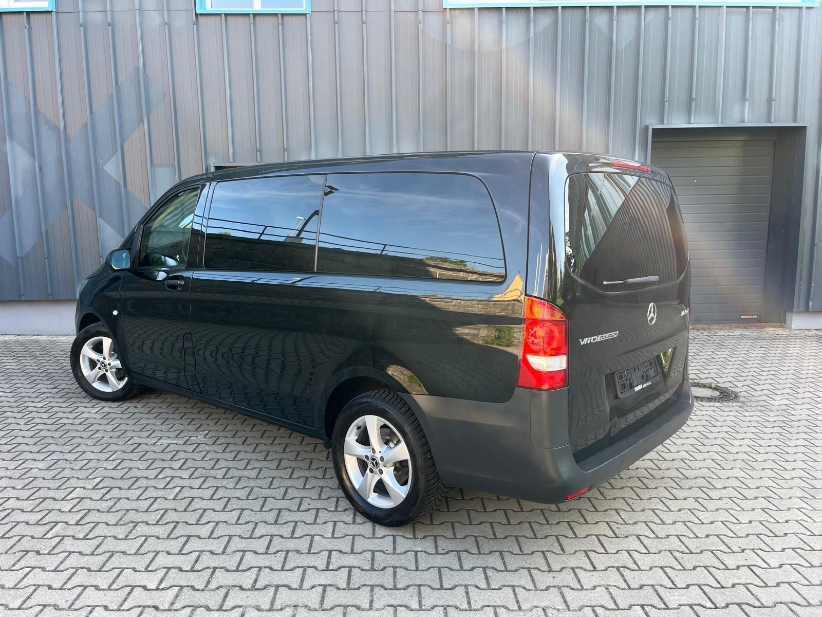 Mercedes-Benz Vito, 2,2 CDi Tourer / 9-místný / - fotka 3