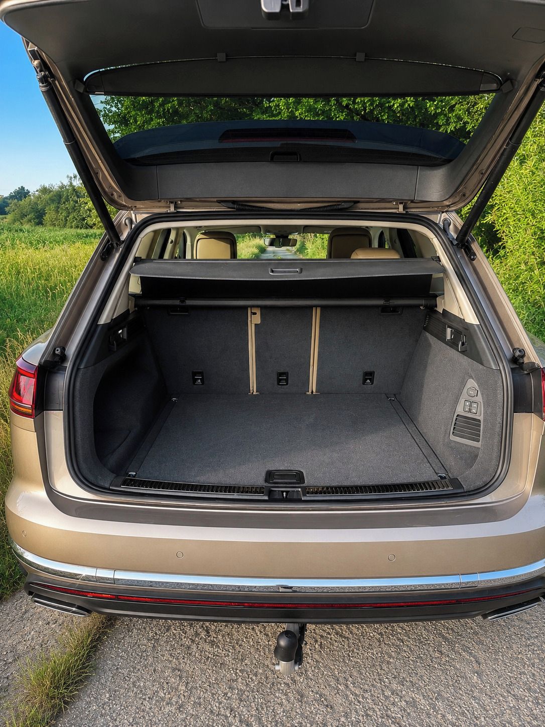 Volkswagen Touareg, Pouze 4 300 km - fotka 6