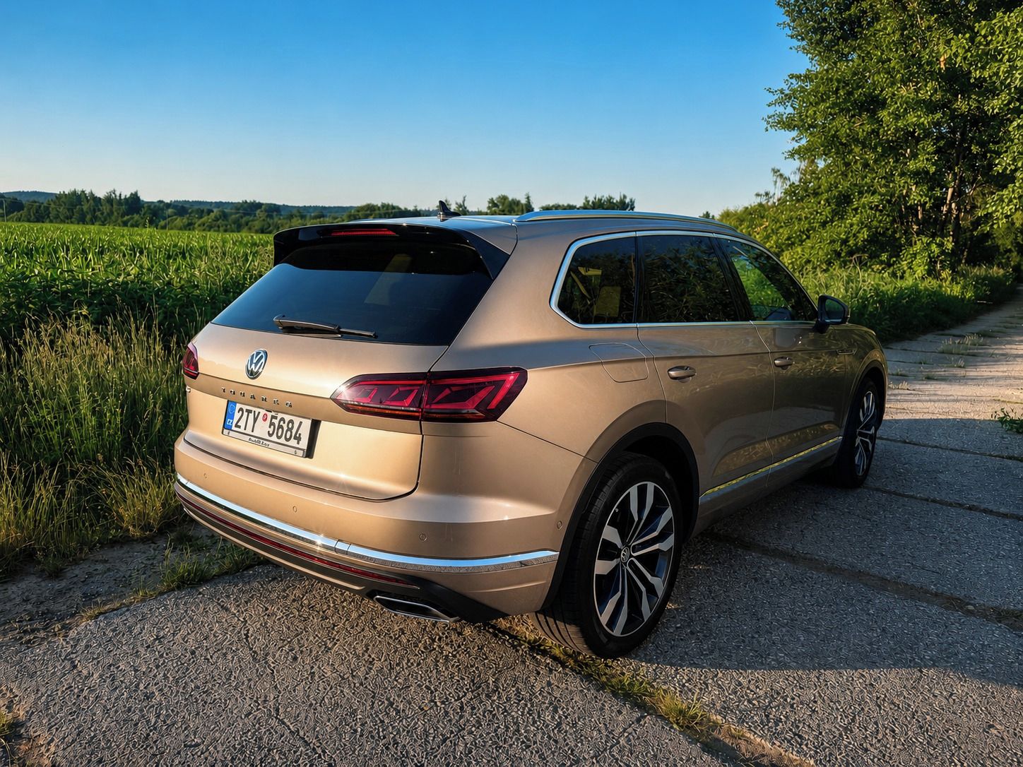 Volkswagen Touareg, Pouze 4 300 km - fotka 5