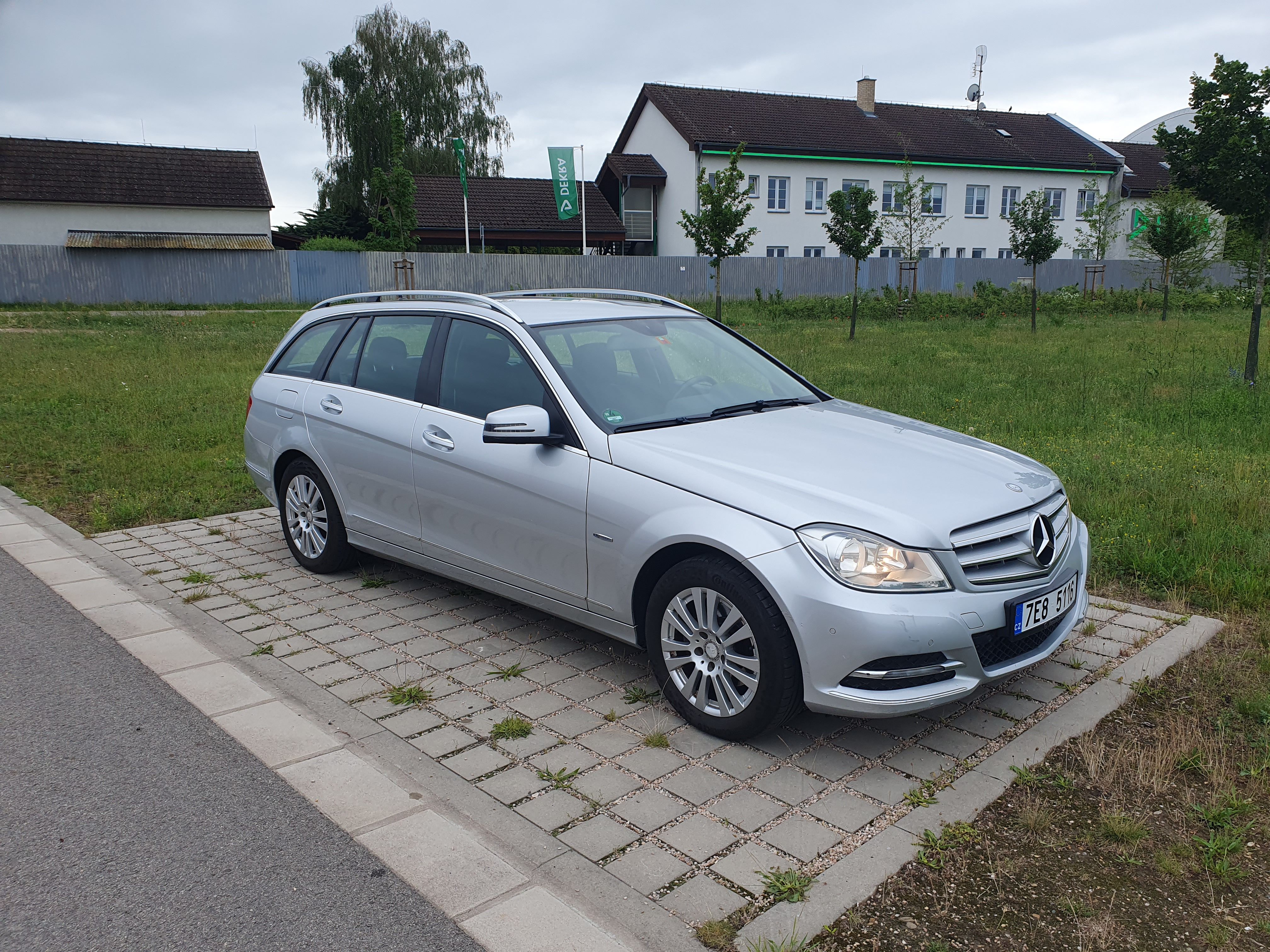 Mercedes-Benz Třídy C, 200 CGI - fotka 3