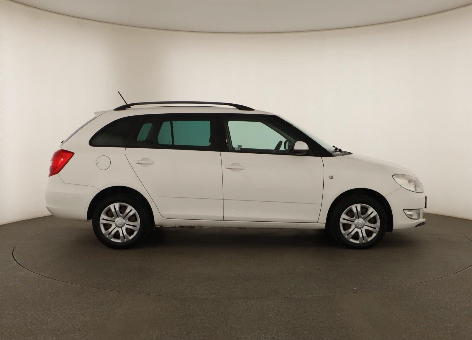 Škoda Fabia, 1.6 TDI, Ambiente, po STK - fotka 6
