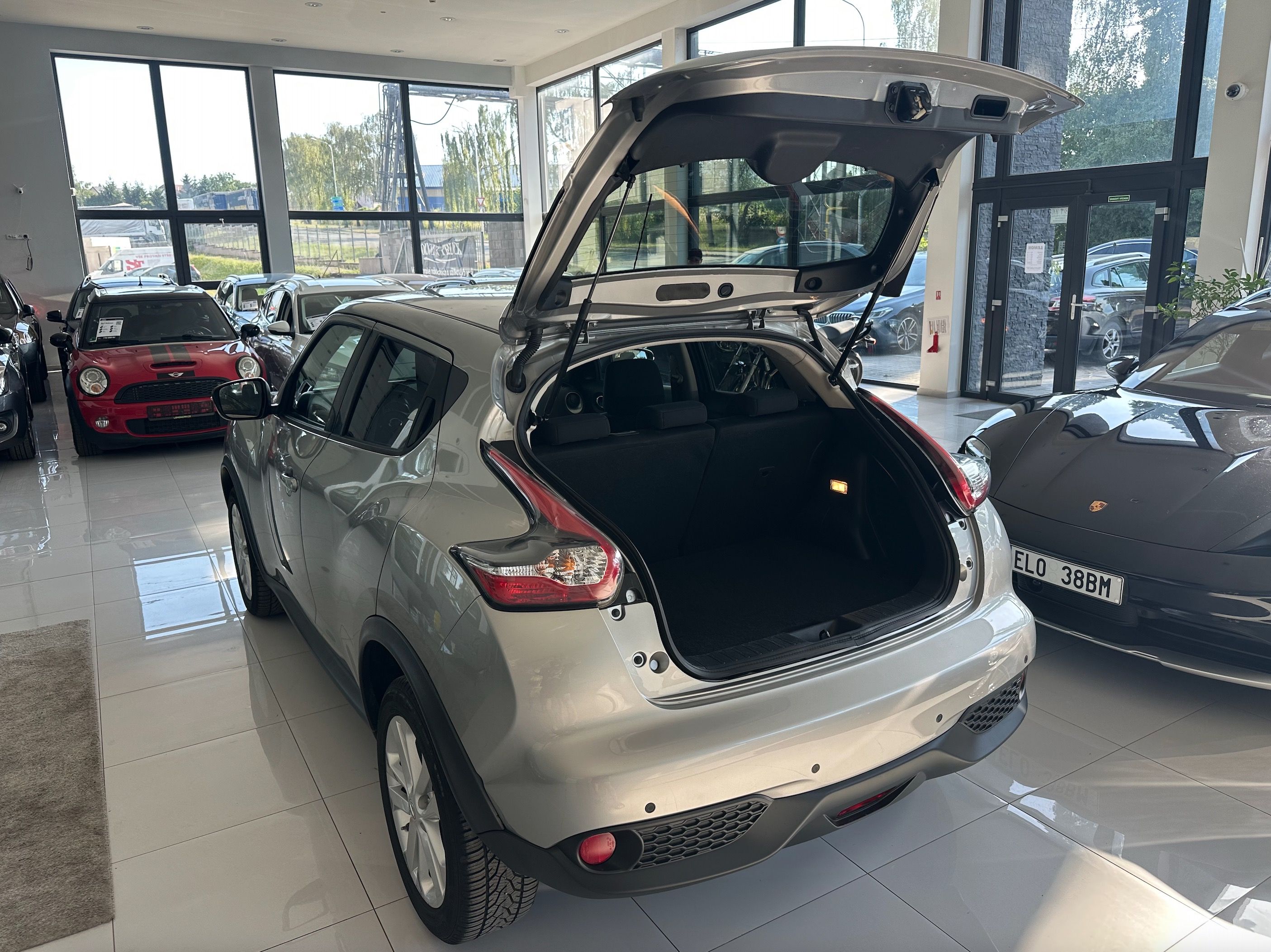 Nissan Juke, 1.6 Benzin TOP STAV - fotka 3