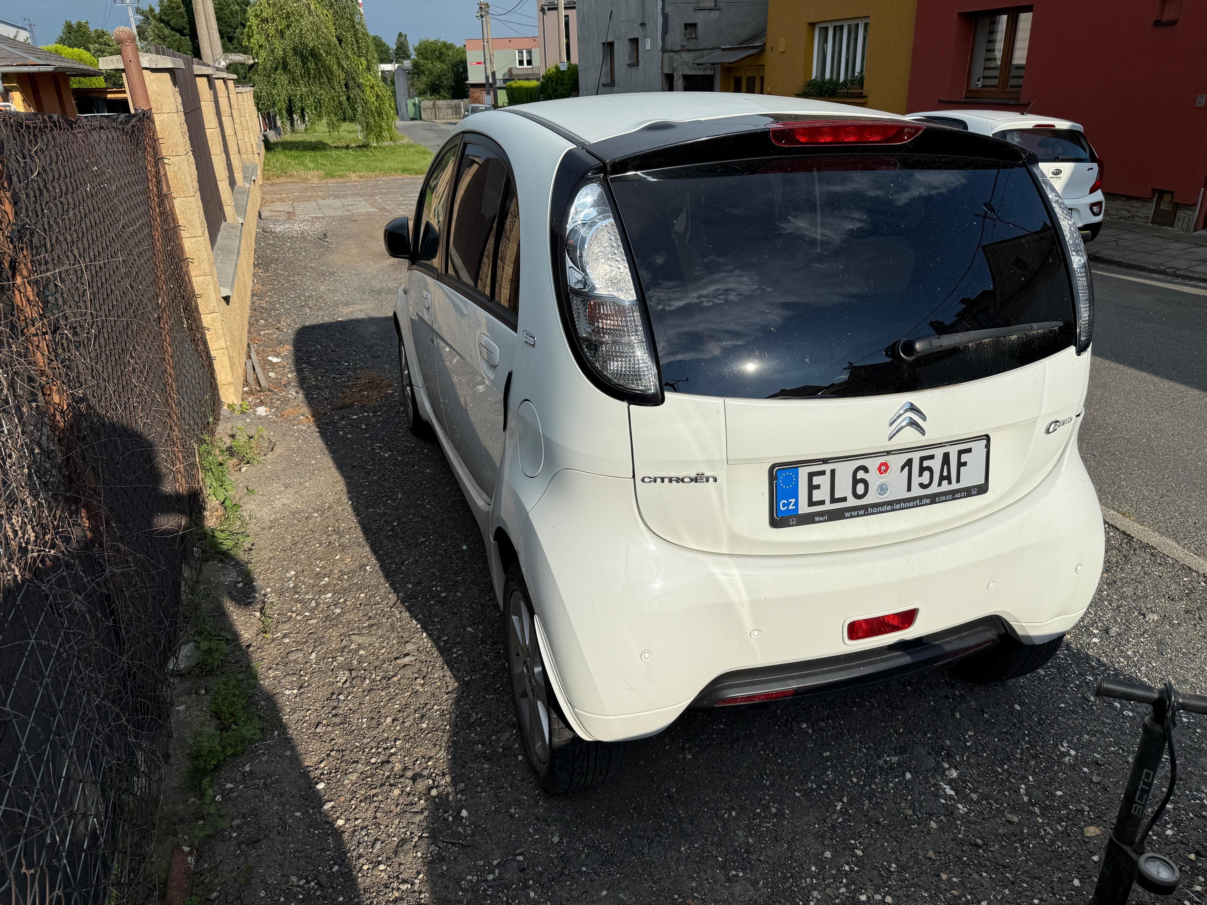 Citroën C-Zero, NEPOJÍZDNÉ! Ideální na díly. - fotka 4