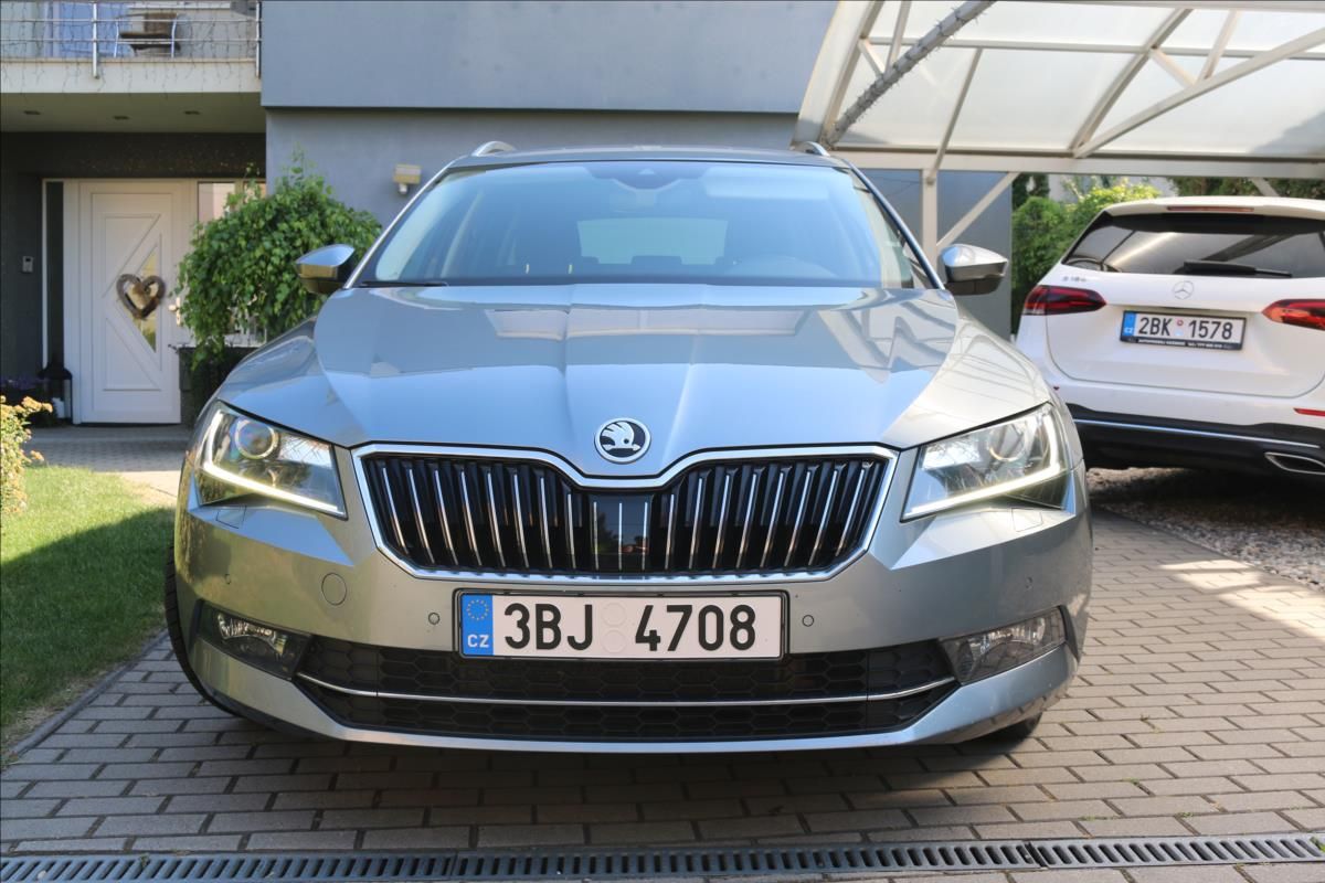 Škoda Superb, 2,0 TDi, DSG , 4x4 - fotka 2