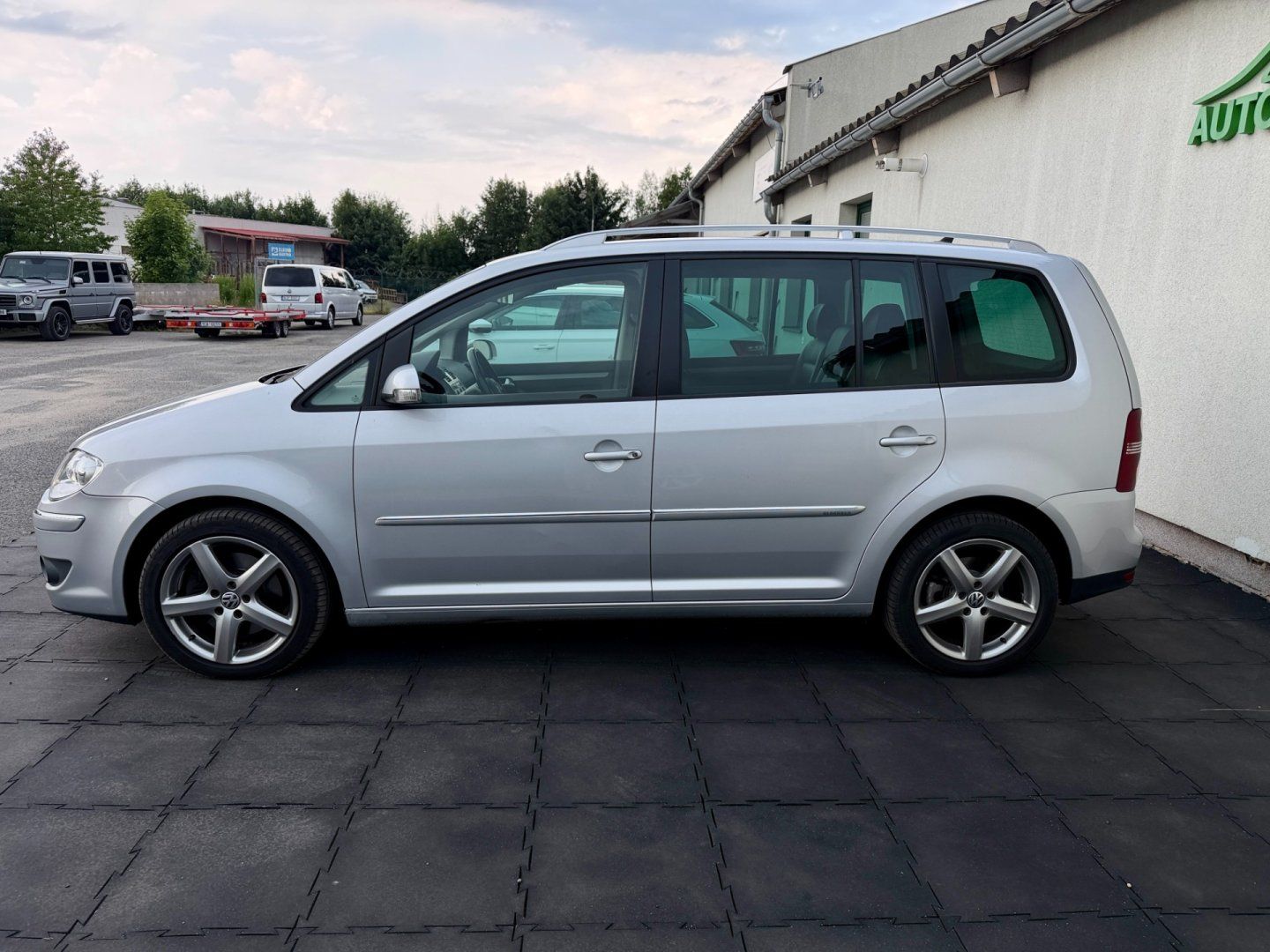 Volkswagen Touran, 2.0TDi 125kW kůže, NAVi, tažné - fotka 4