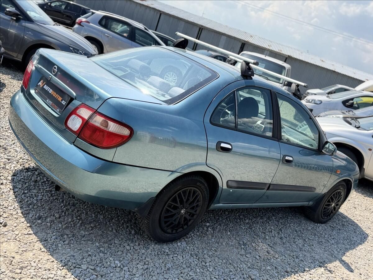 Nissan Almera, 1,8 i - fotka 5