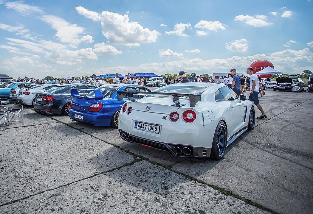 Nissan GT-R, BLACK EDITION 689PS DPH 15t.KM - fotka 5