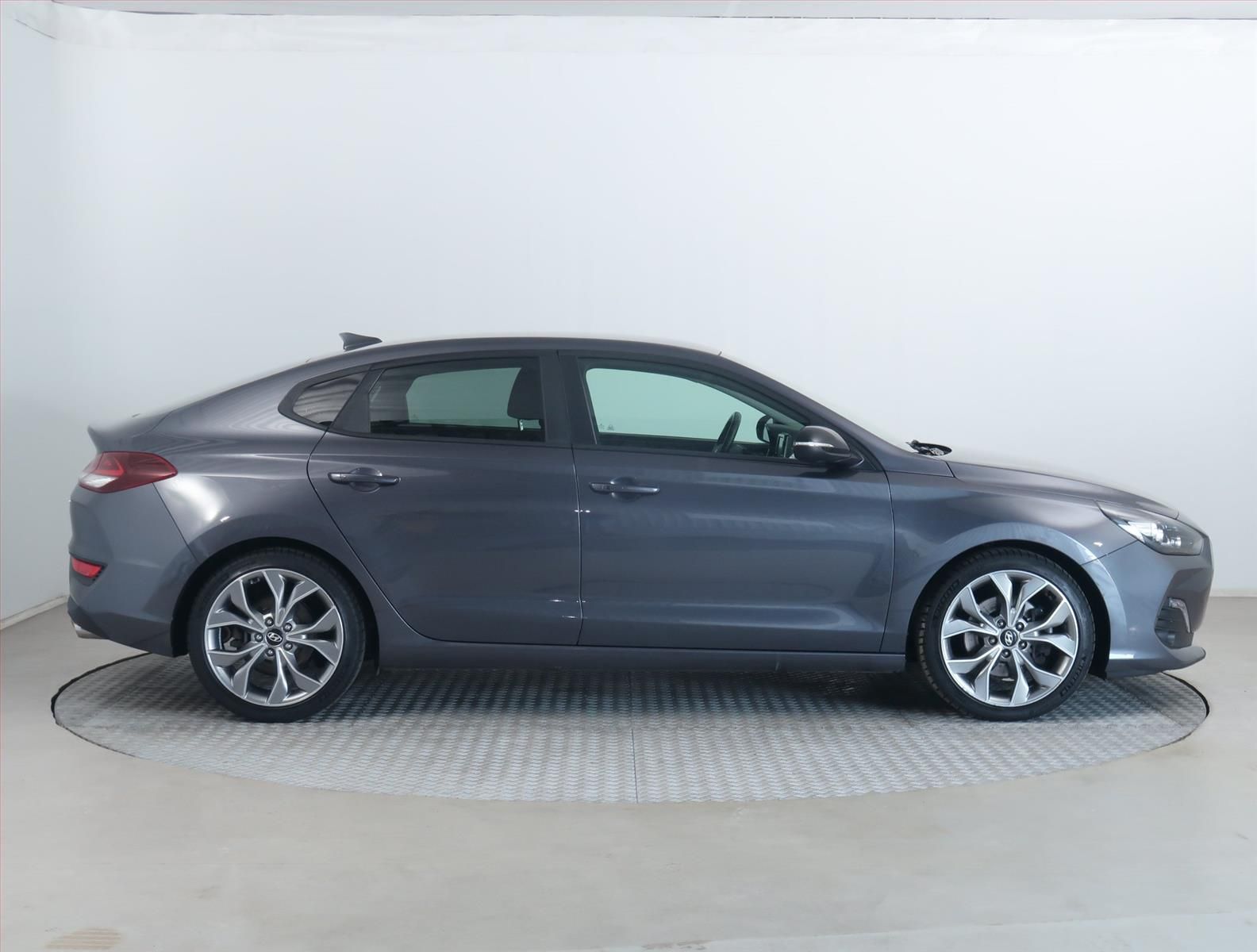 Hyundai i30, 1.4 T-GDI, Style, Automat - fotka 6