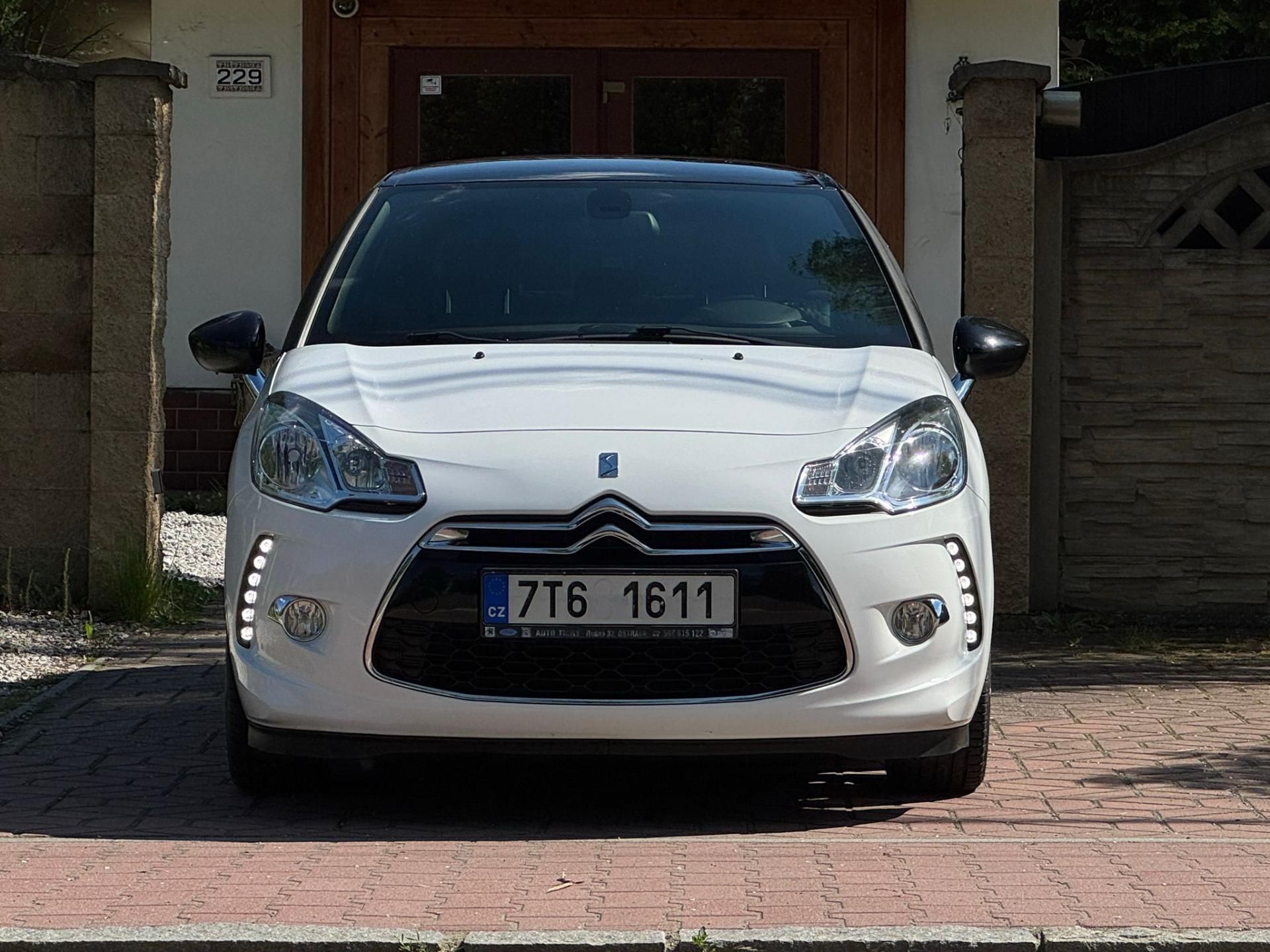 Citroën DS3, 1.6HDi 82kW ČR KŮŽE NOVÁ STK - fotka 2