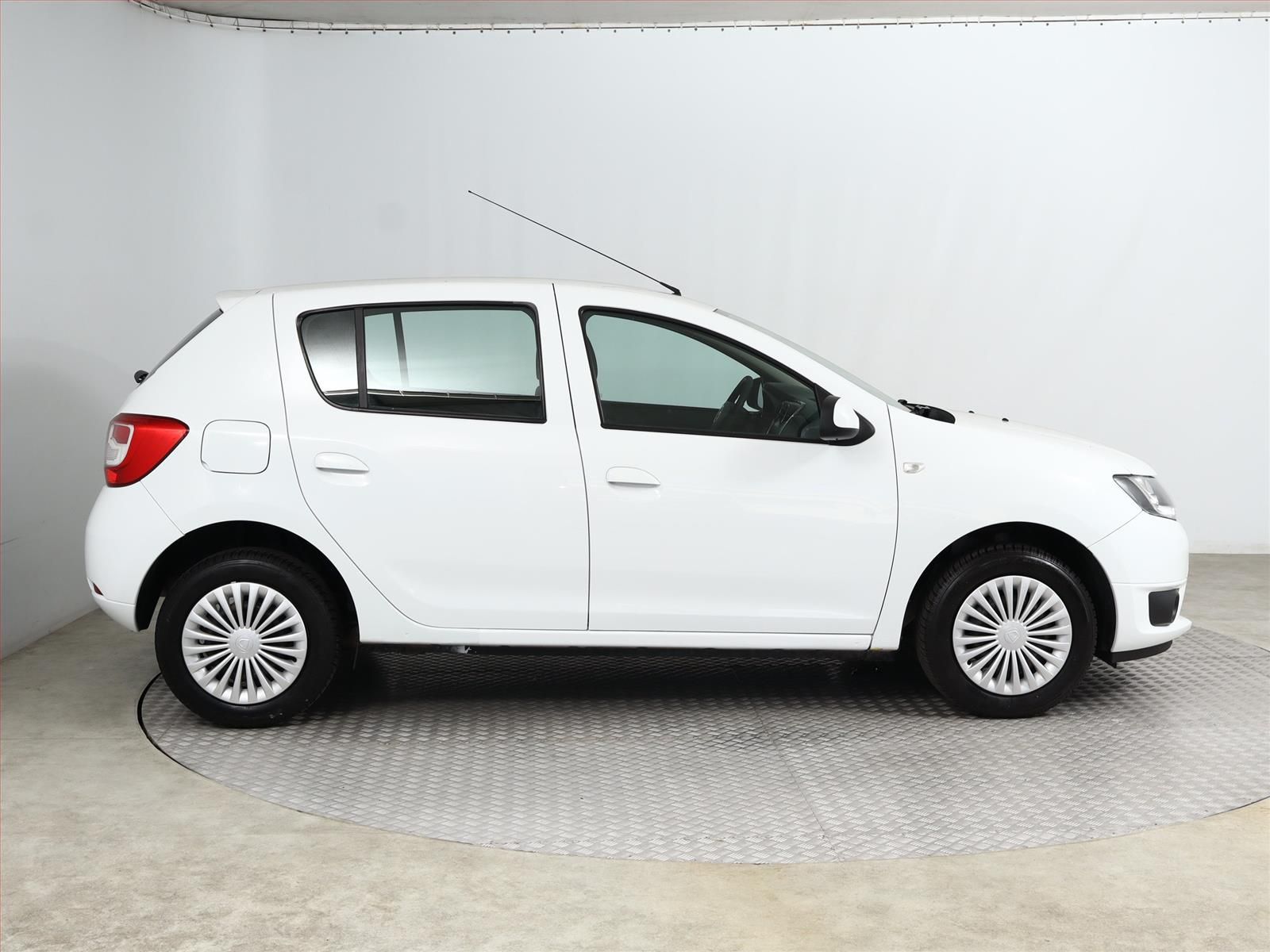 Dacia Sandero, 0.9 TCe, Automat, ČR,1.maj - fotka 6