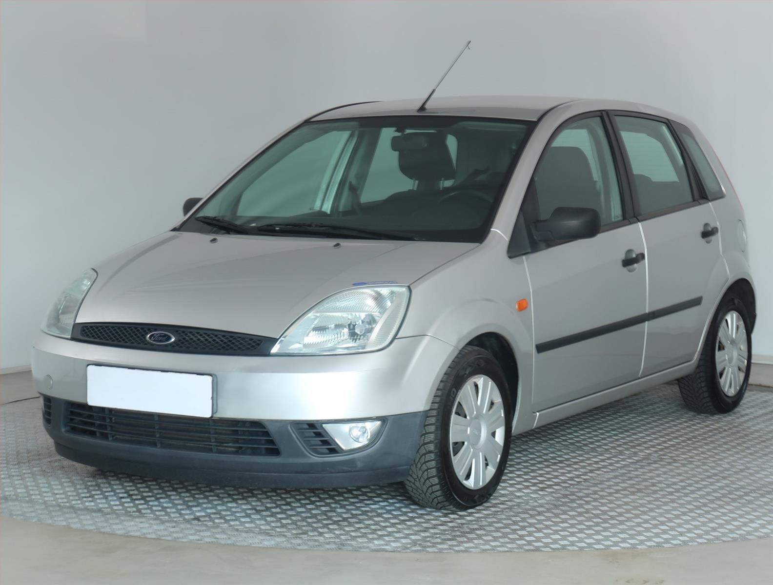 Ford Fiesta, 1.3 i, Trend, po STK, Klima - fotka 2