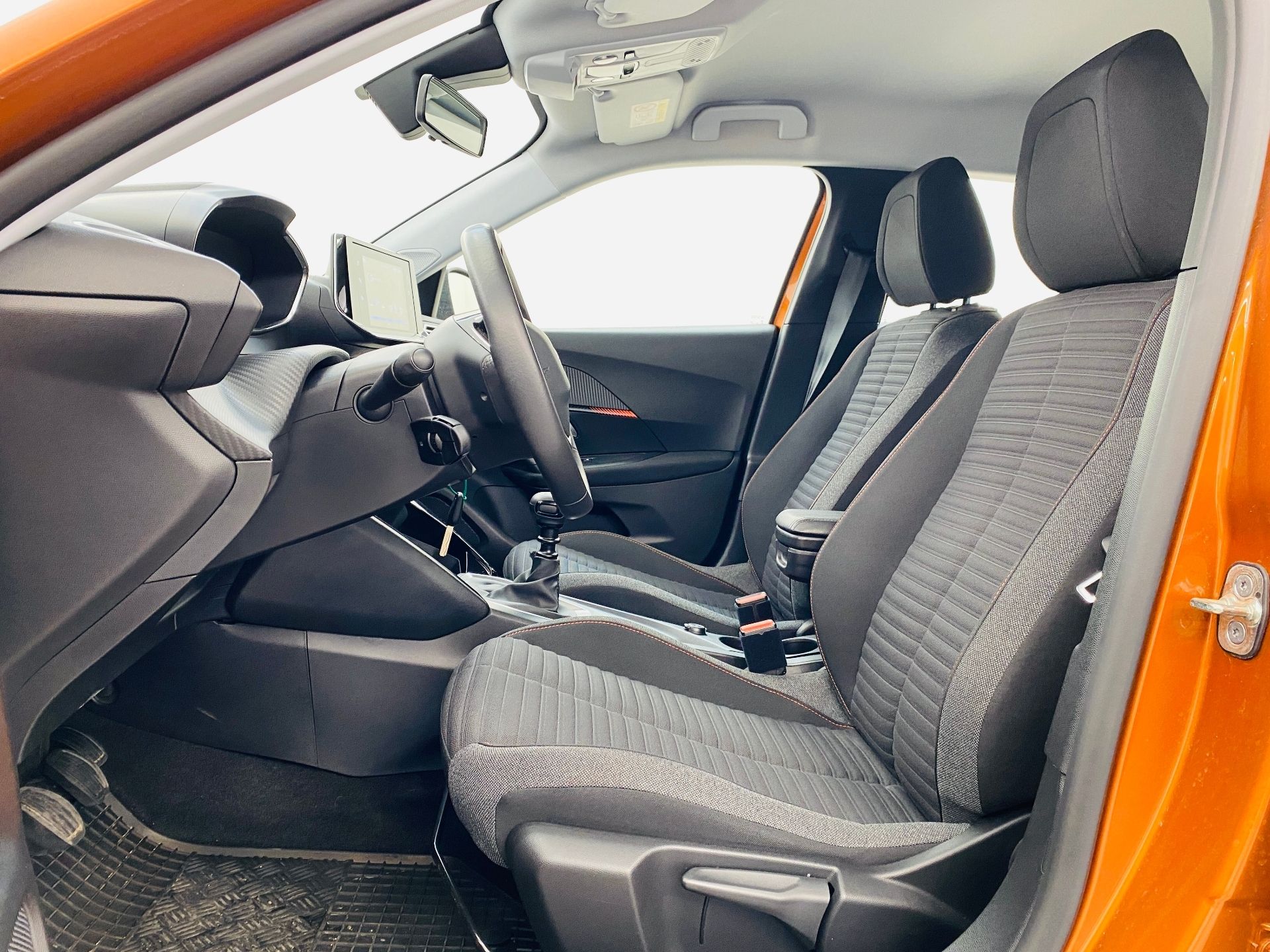 Peugeot 2008, 1.5 BlueHDi 81Kw - fotka 5