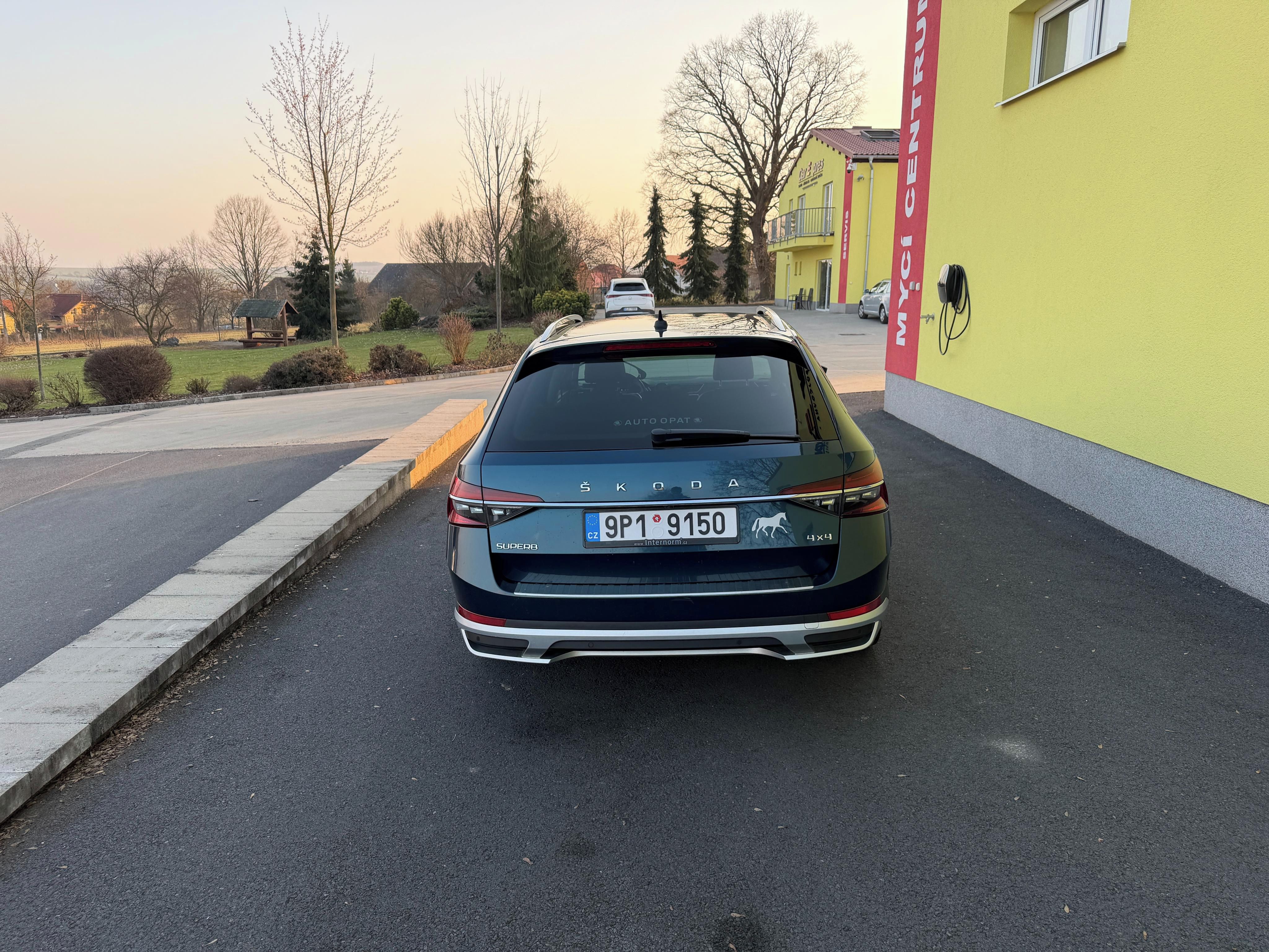 Škoda Superb, SCOUT, 4x4 - fotka 4