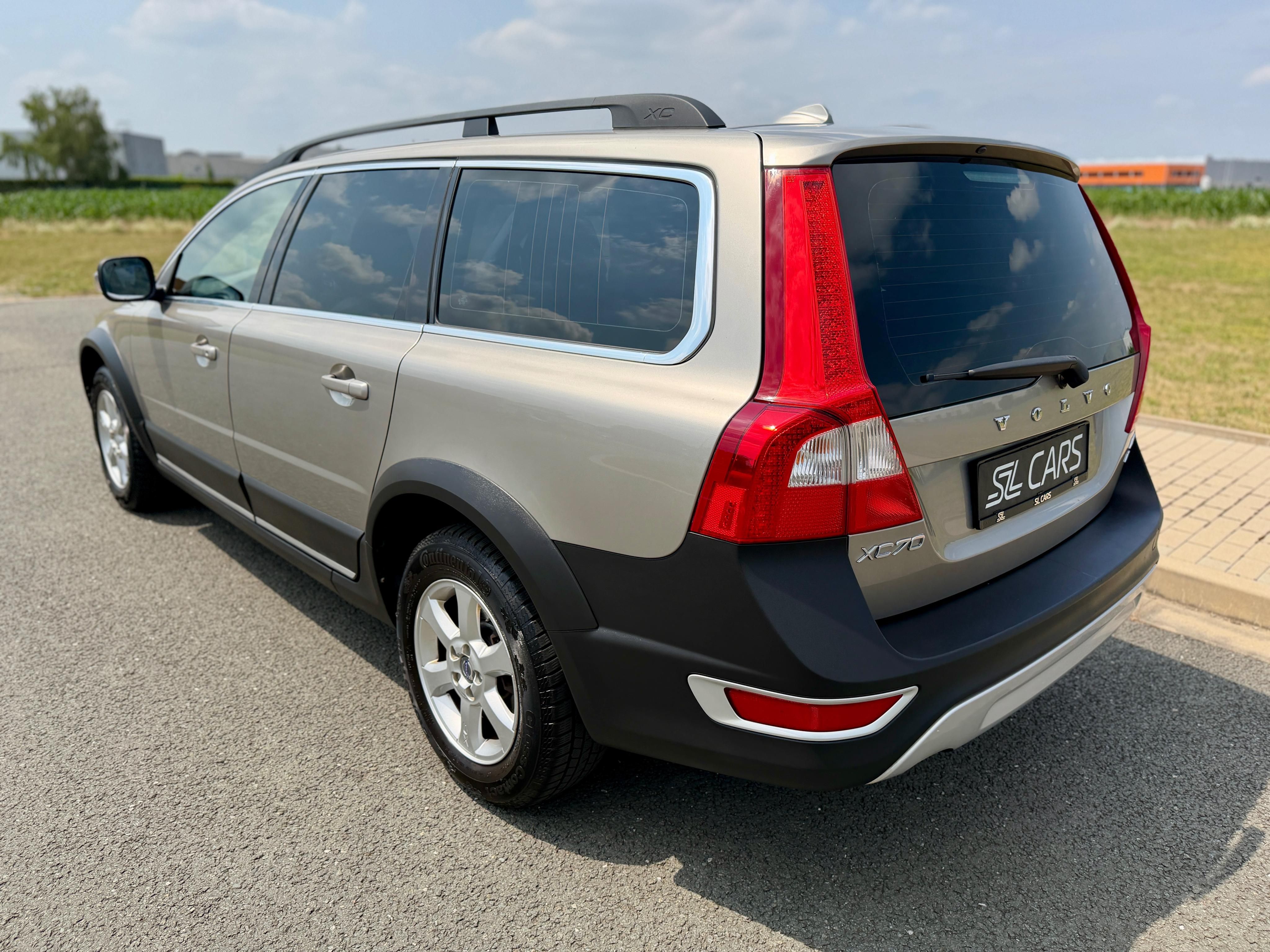 Volvo XC70, 2.4 D4 4X4 MANUAL SERVISKA - fotka 3