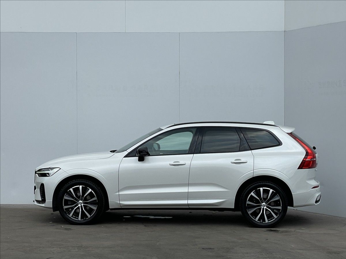 Volvo XC60, 2,0 B4 A8 Ultimate Dark - fotka 2
