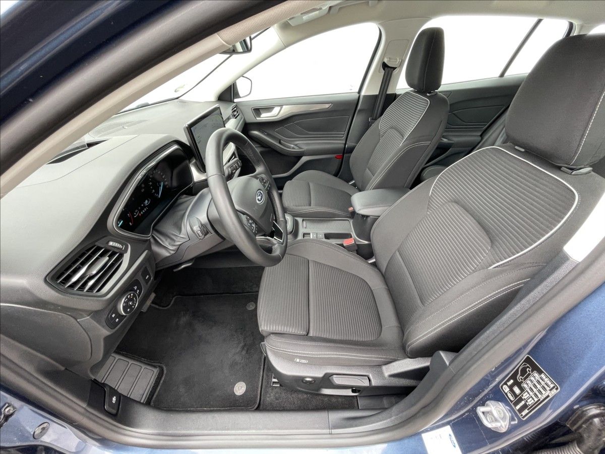 Ford Focus, 1,0 EcoBoost A7 Combi Titanium - fotka 4