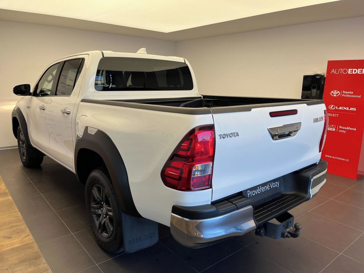 Toyota Hilux, Double Cab - 2.8L Diesel - 6 - fotka 4