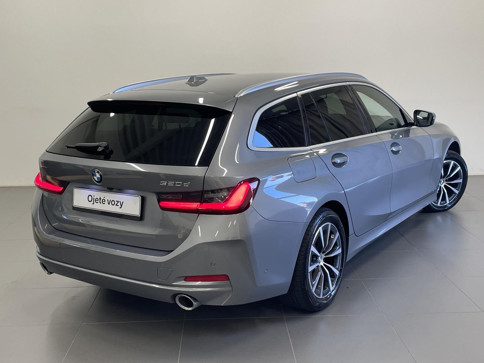 BMW Řada 3, 320d xDrive,Touring,Tažné - fotka 3