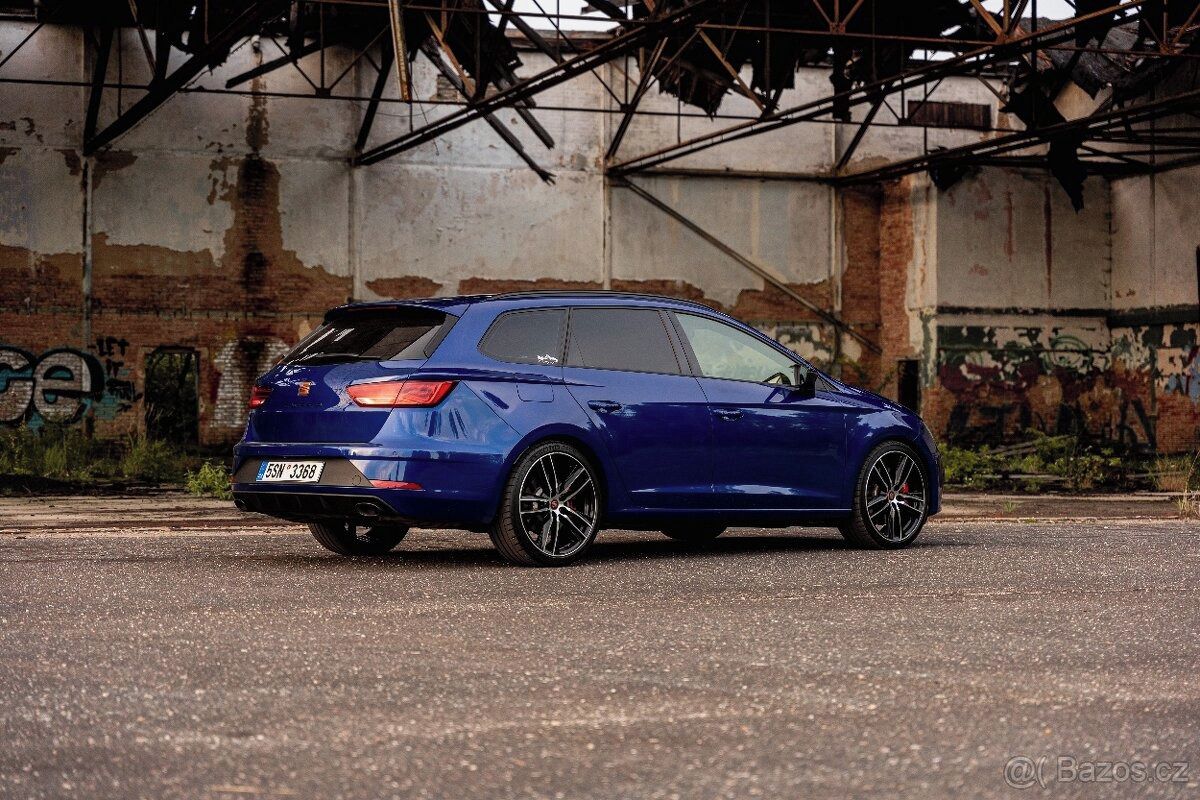 Seat Leon, 2.0 TSI 221kW DSG Cupra 4Drive - fotka 6