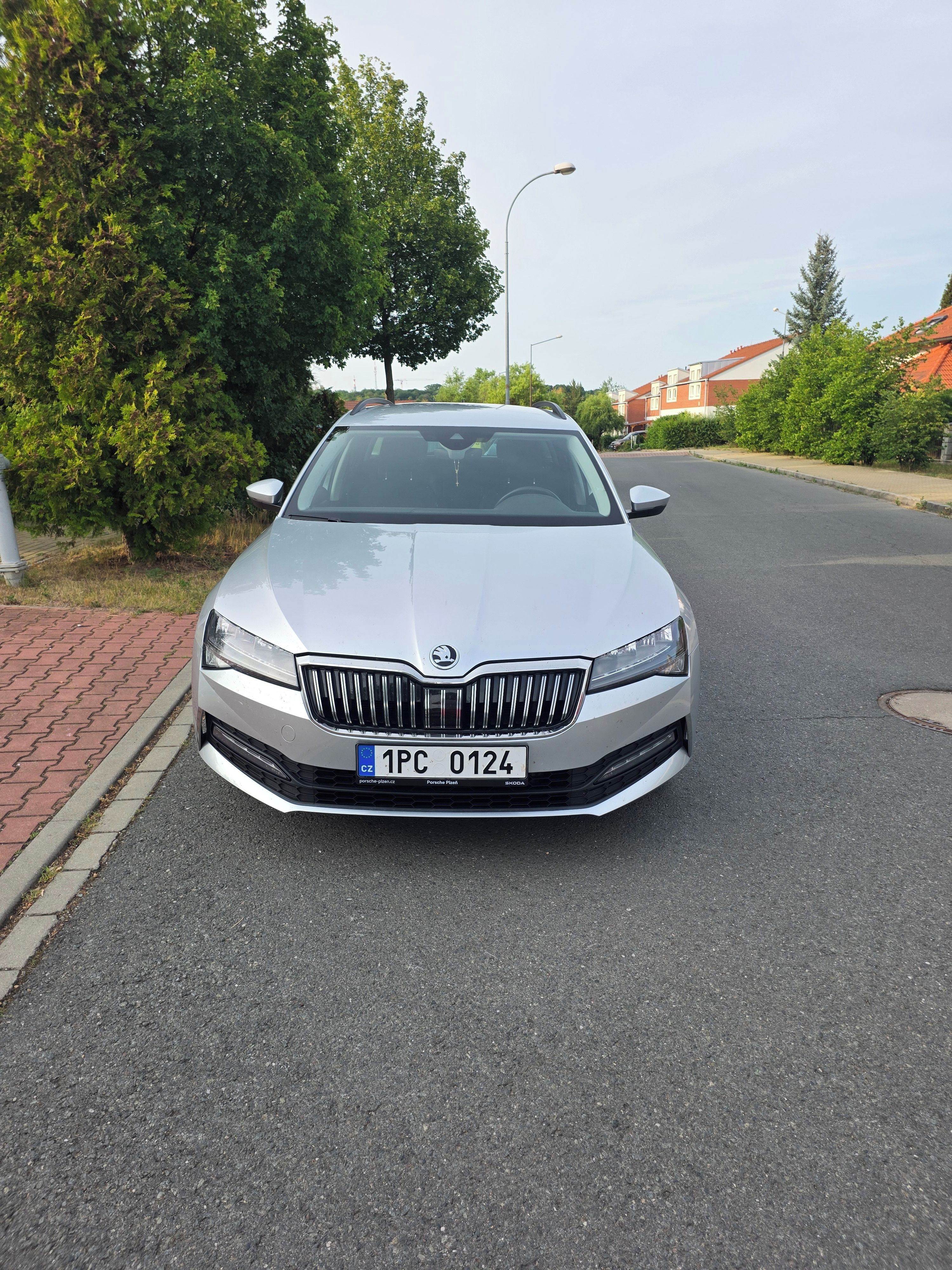 Škoda Superb, 2.0 - fotka 3