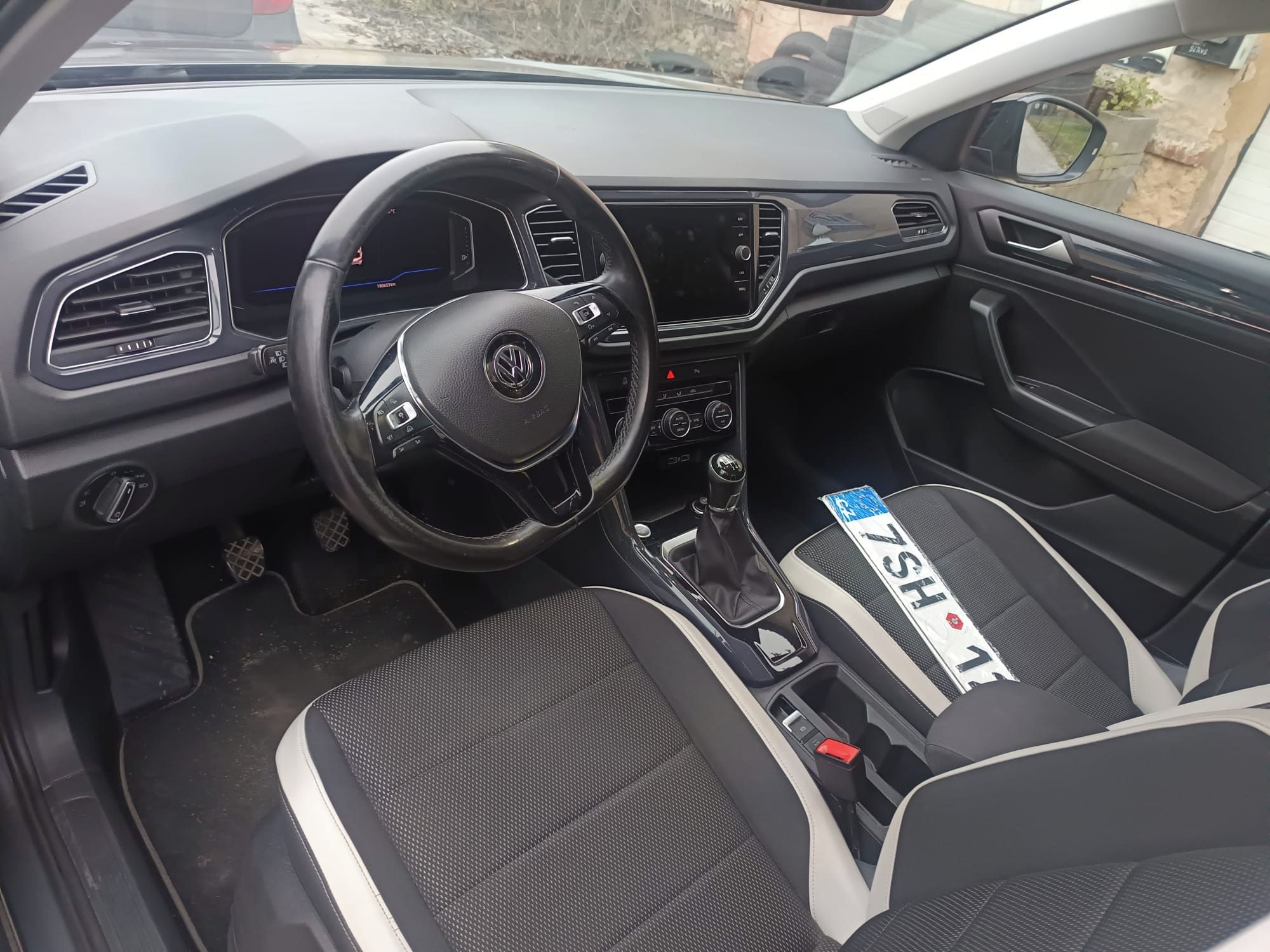 Volkswagen T-Roc, 1,6 TDI 85 kw - fotka 6