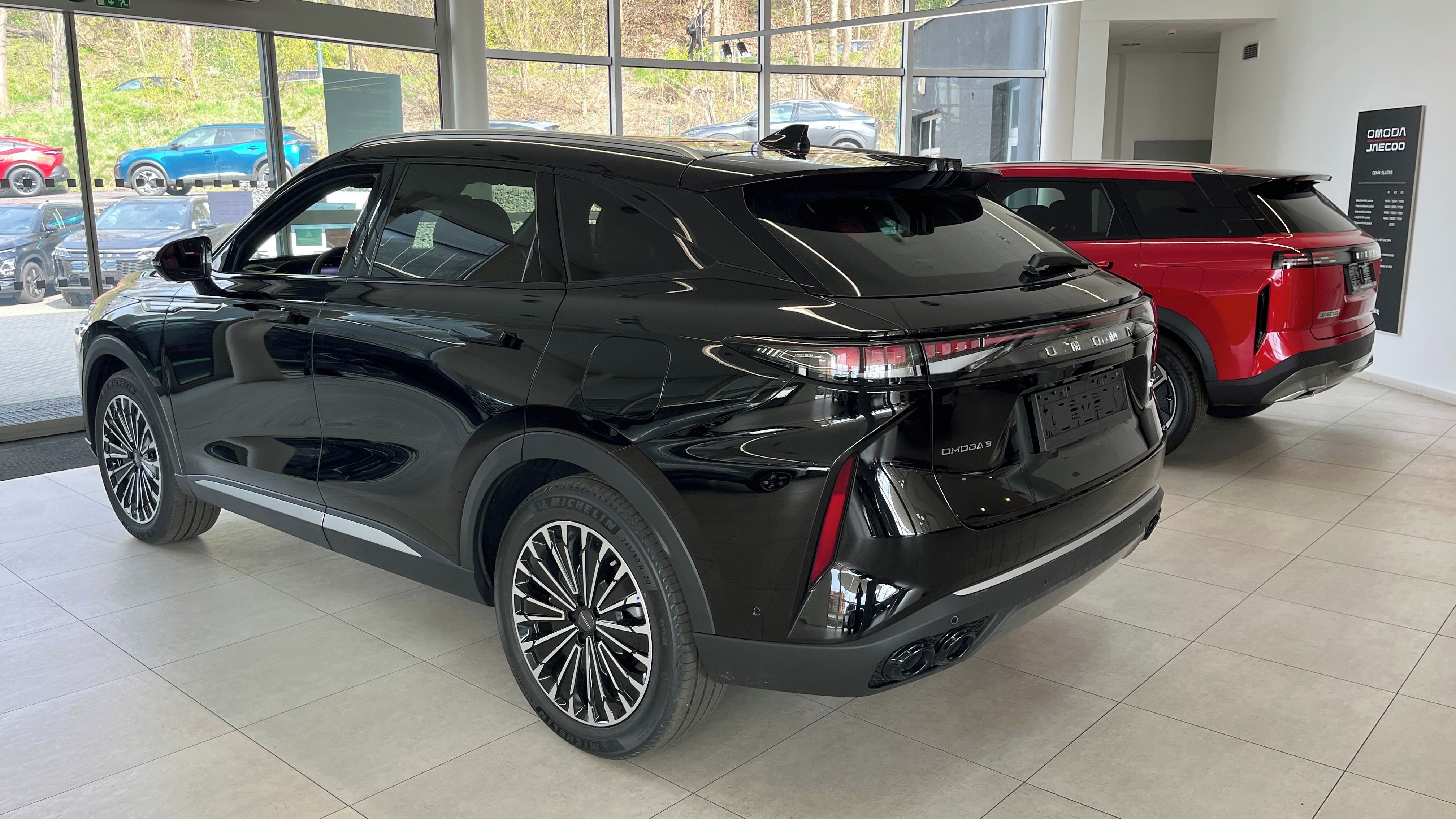Omoda 9, Premium PHEV - fotka 3