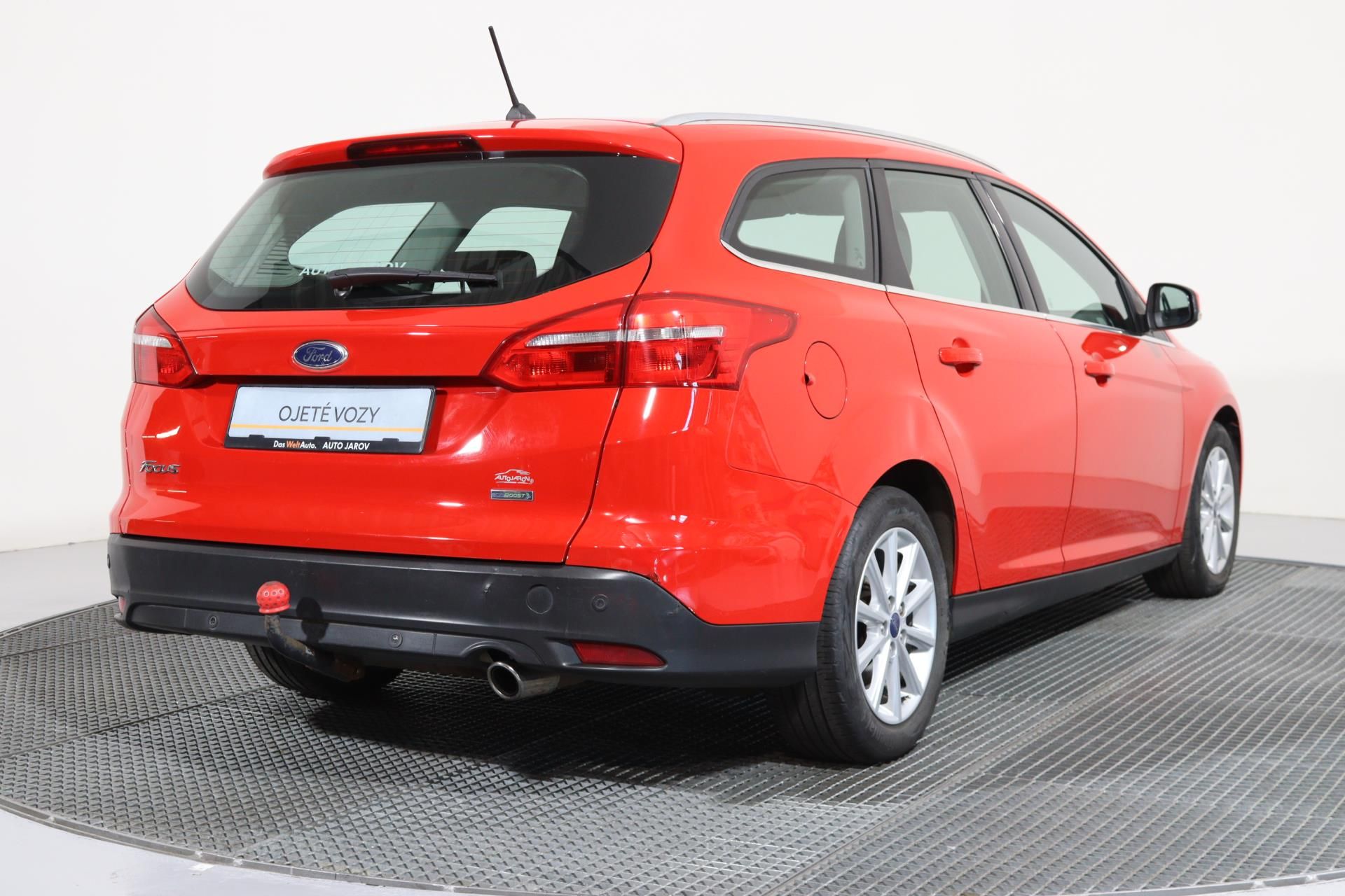 Ford Focus, 1,5 EcoBoost Titanium/ TAŽNÉ Z - fotka 2
