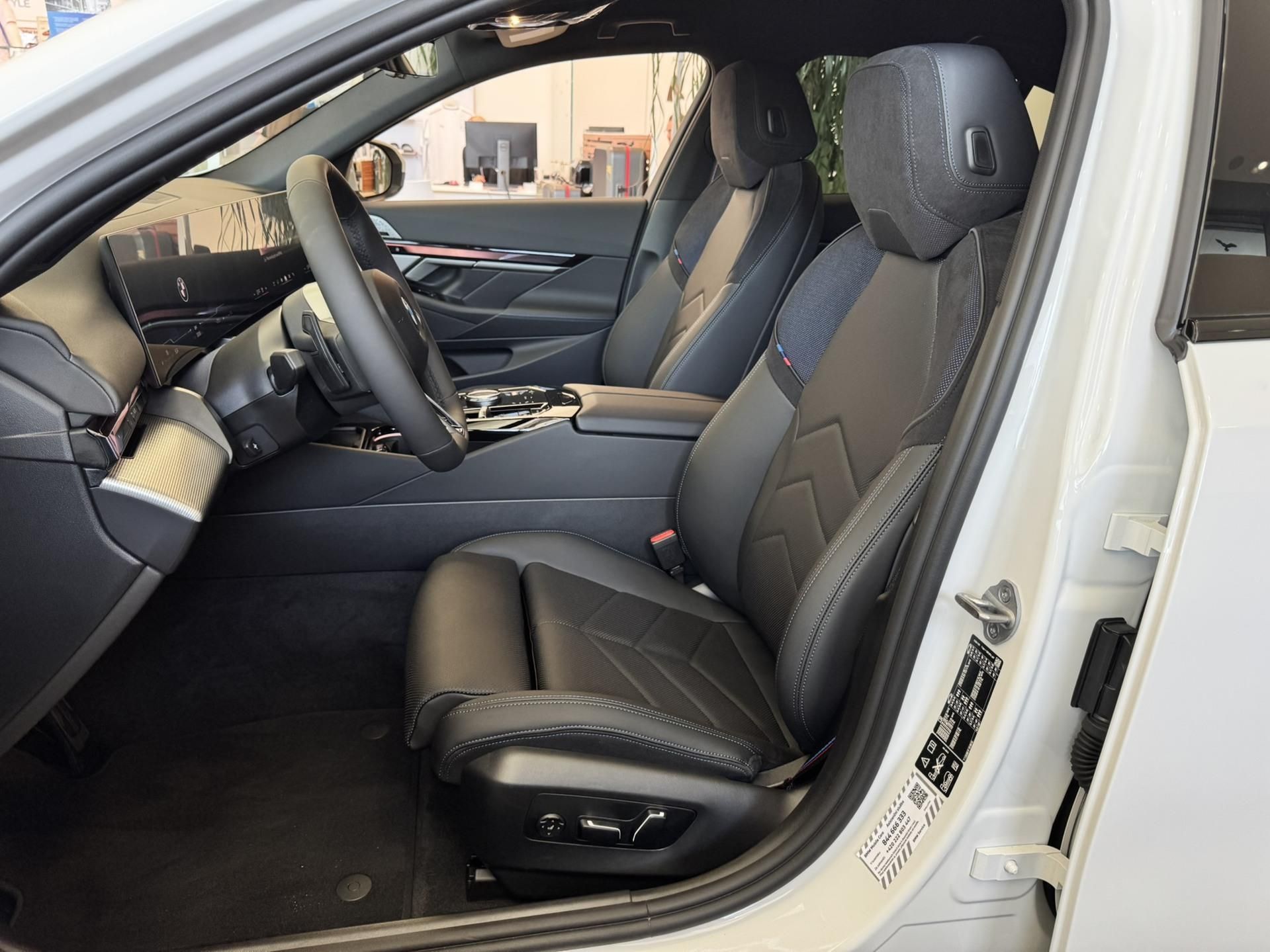 BMW Řada 5, 540d xDrive Sedan - fotka 5